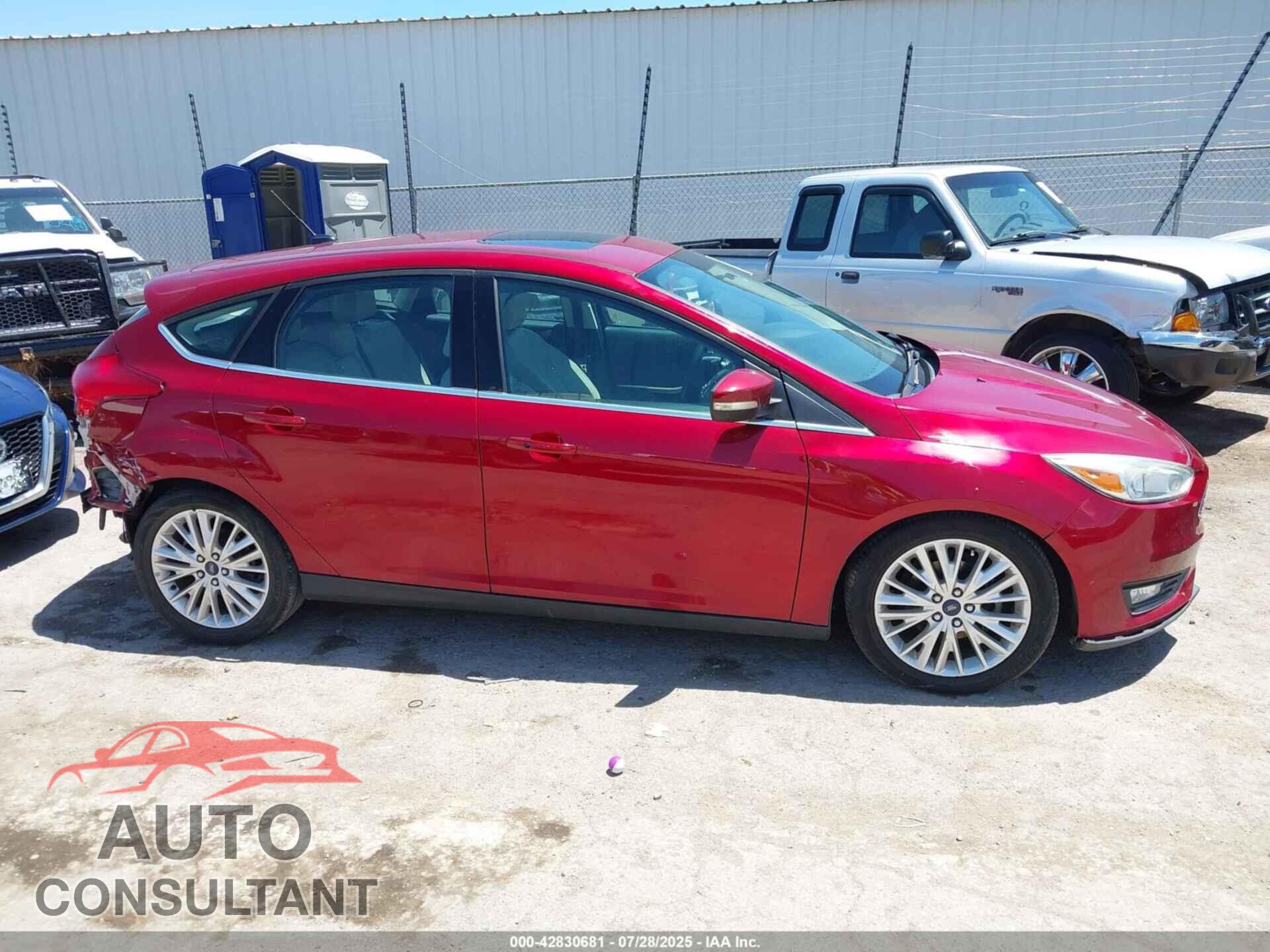 FORD FOCUS 2016 - 1FADP3N25GL321426