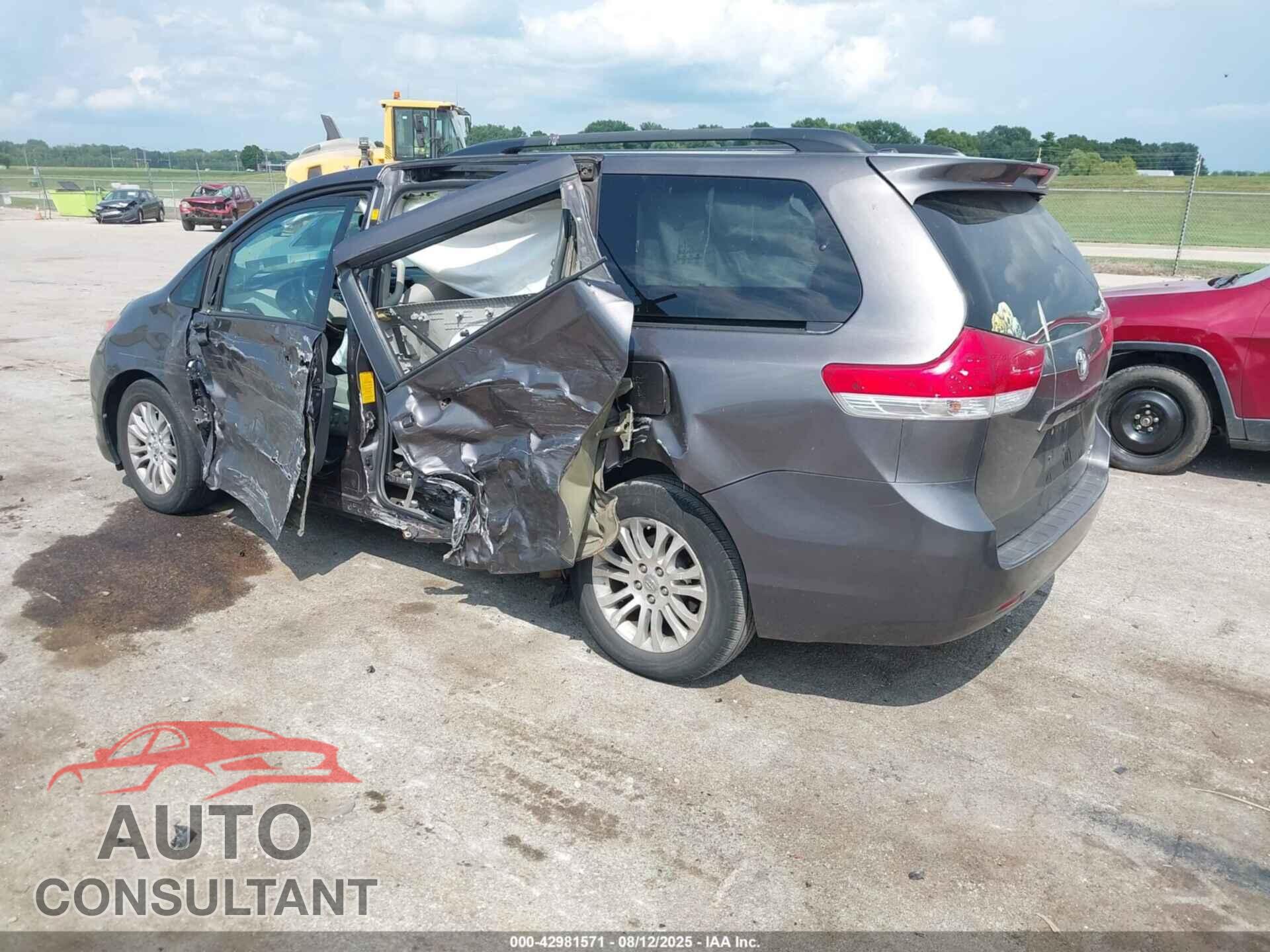TOYOTA SIENNA 2012 - 5TDYK3DC9CS242547