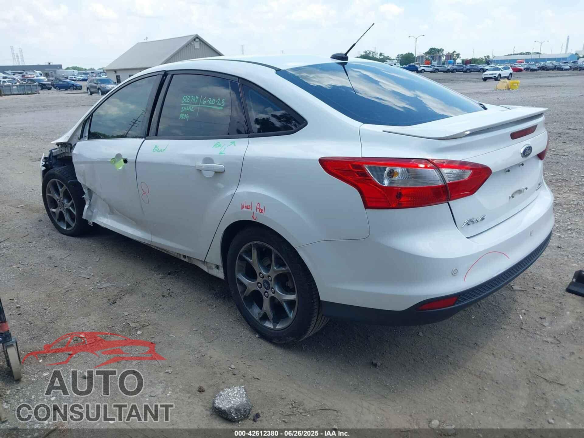 FORD FOCUS 2014 - 1FADP3F21EL217544