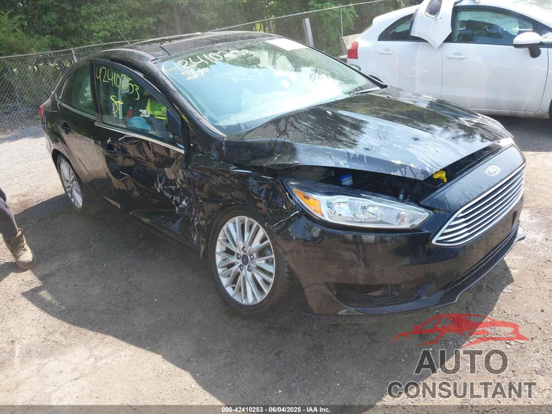 FORD FOCUS 2018 - 1FADP3J22JL220986