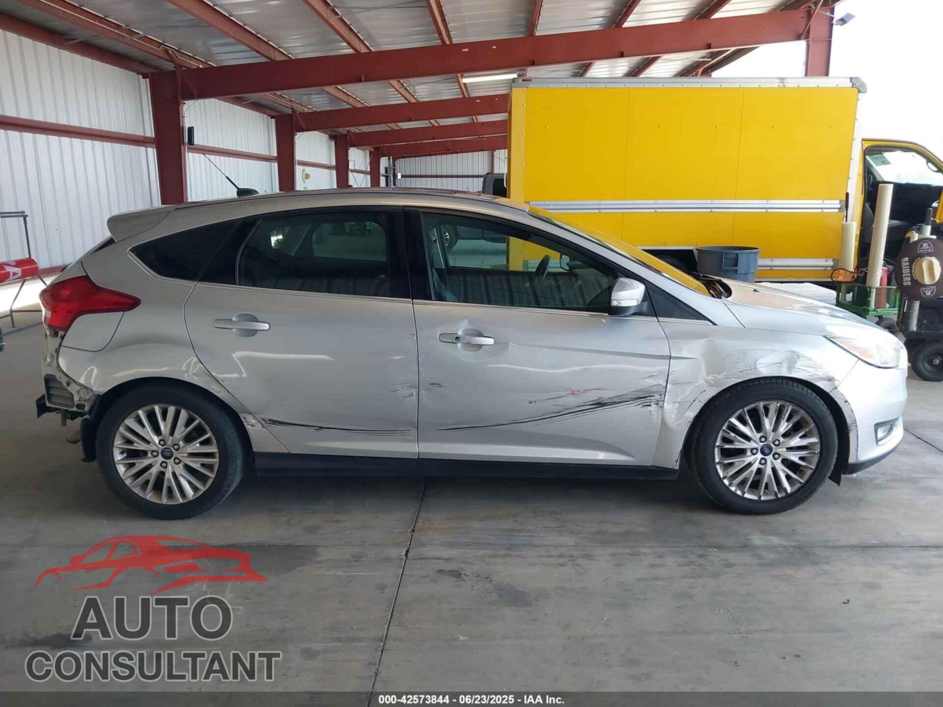 FORD FOCUS 2017 - 1FADP3N2XHL288103