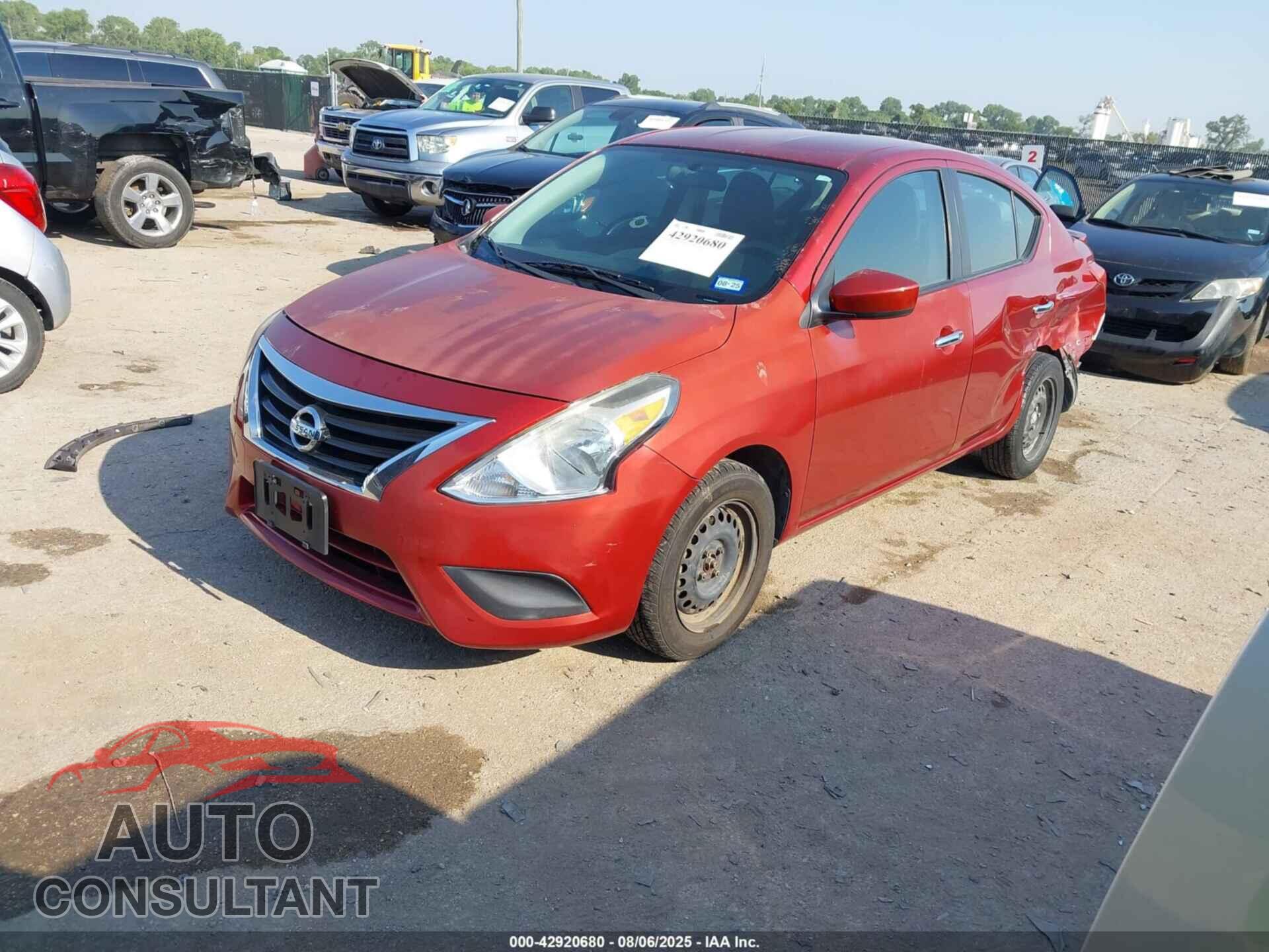 NISSAN VERSA 2017 - 3N1CN7AP5HL801947
