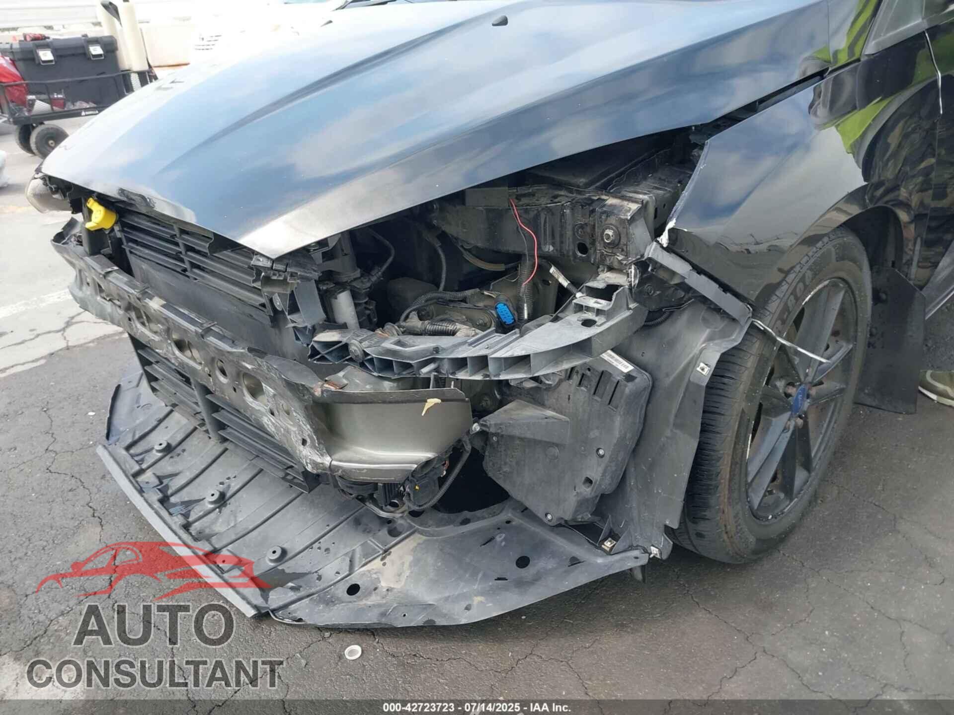 FORD FOCUS 2017 - 1FADP3K22HL214839