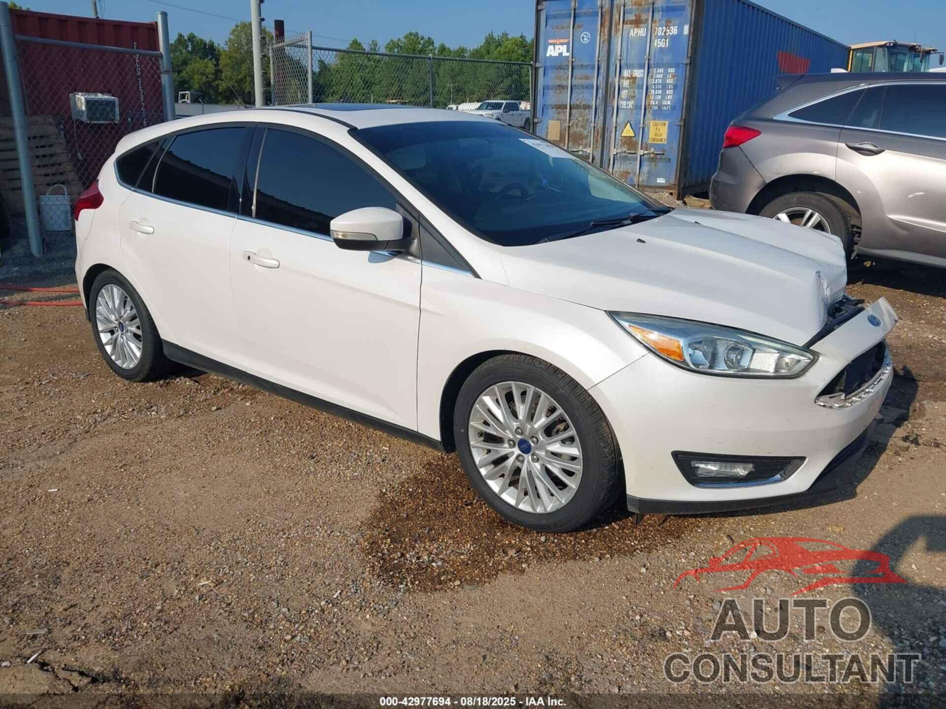 FORD FOCUS 2015 - 1FADP3N24FL239833