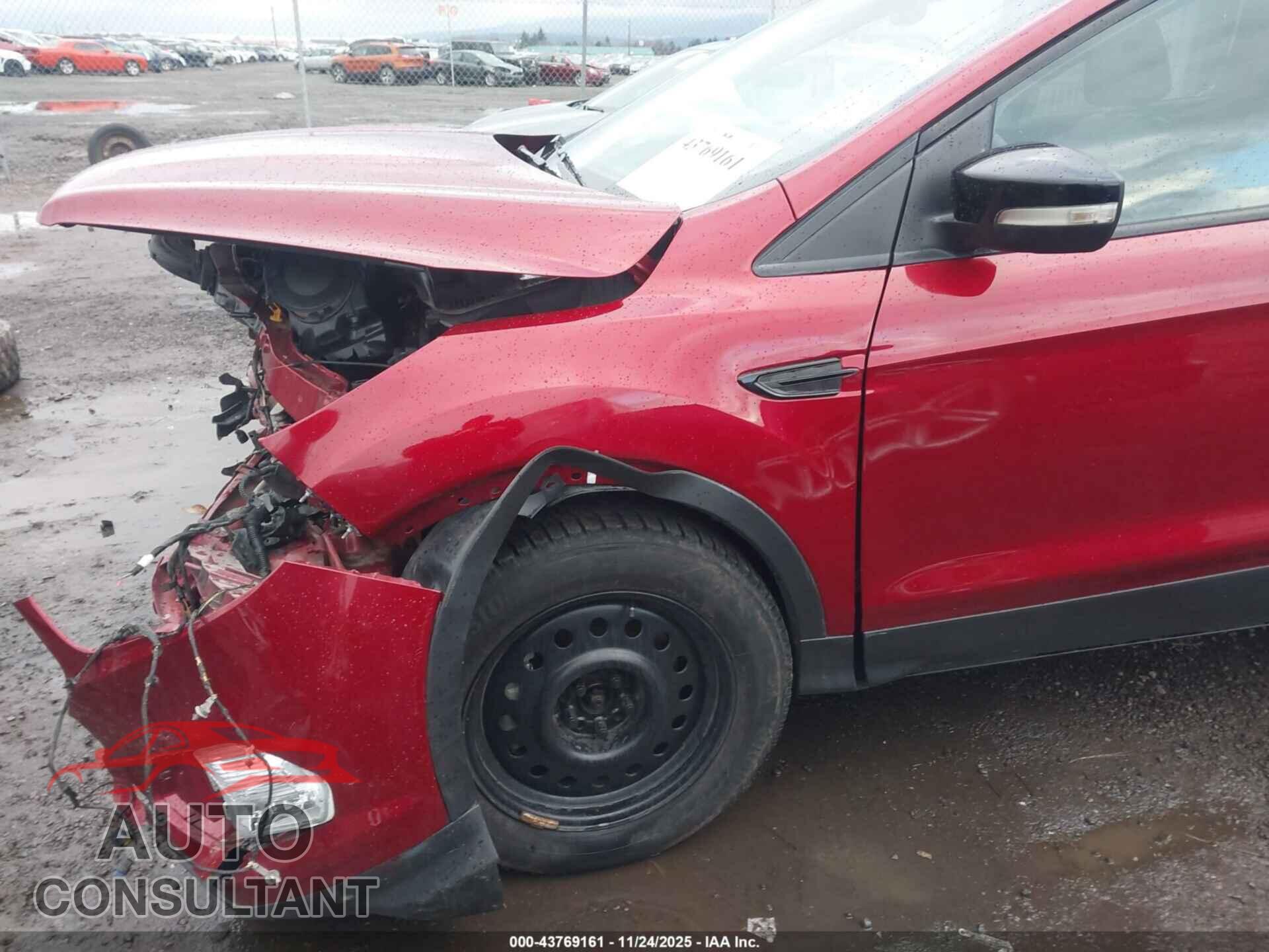 FORD ESCAPE 2017 - 1FMCU0J98HUB91732