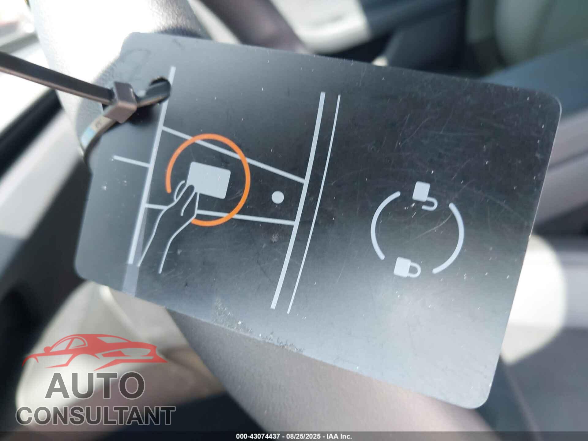 TESLA MODEL 3 2024 - 5YJ3E1EB4RF799570