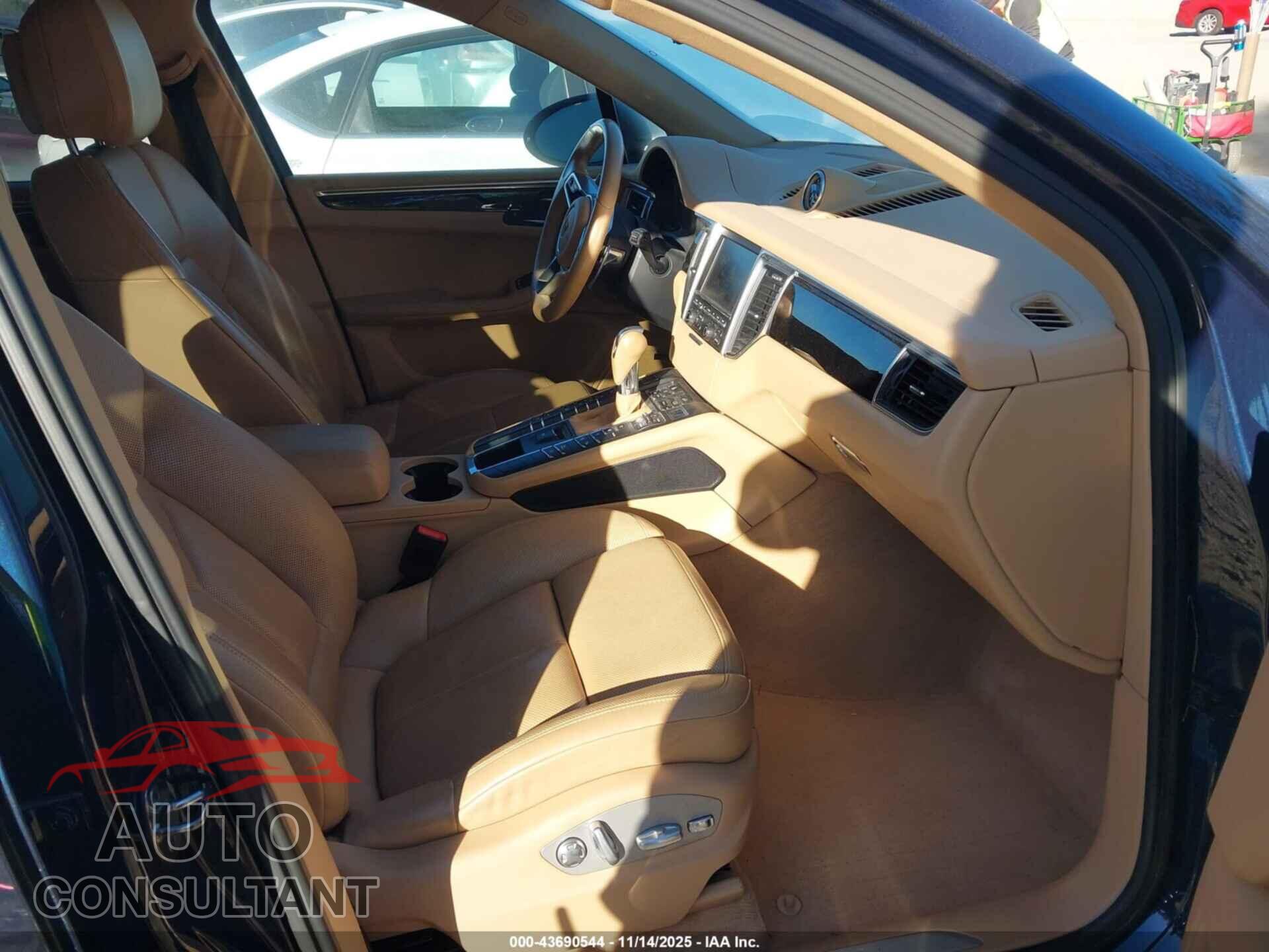 PORSCHE MACAN 2016 - WP1AB2A55GLB53856