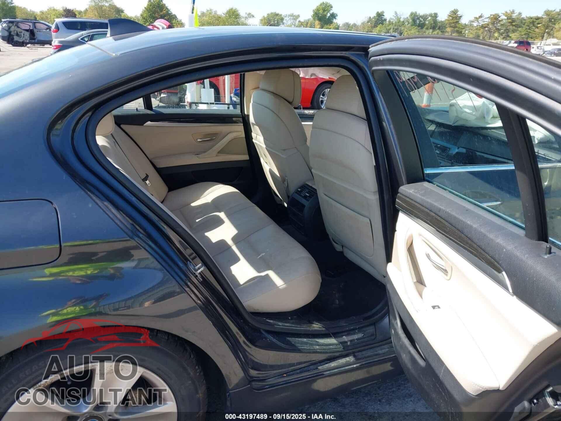 BMW 528I 2012 - WBAXH5C59CDW04782