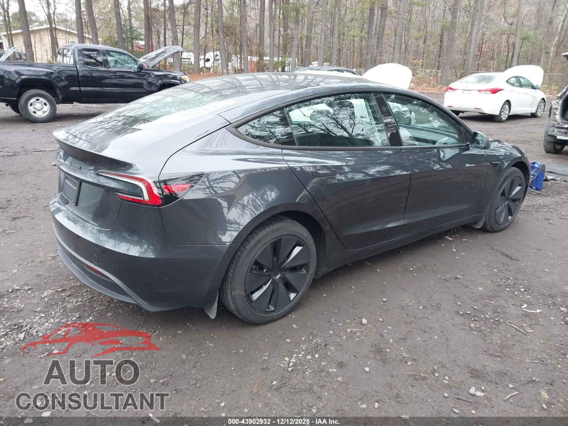 TESLA MODEL 3 2025 - 5YJ3E1EA9SF026381
