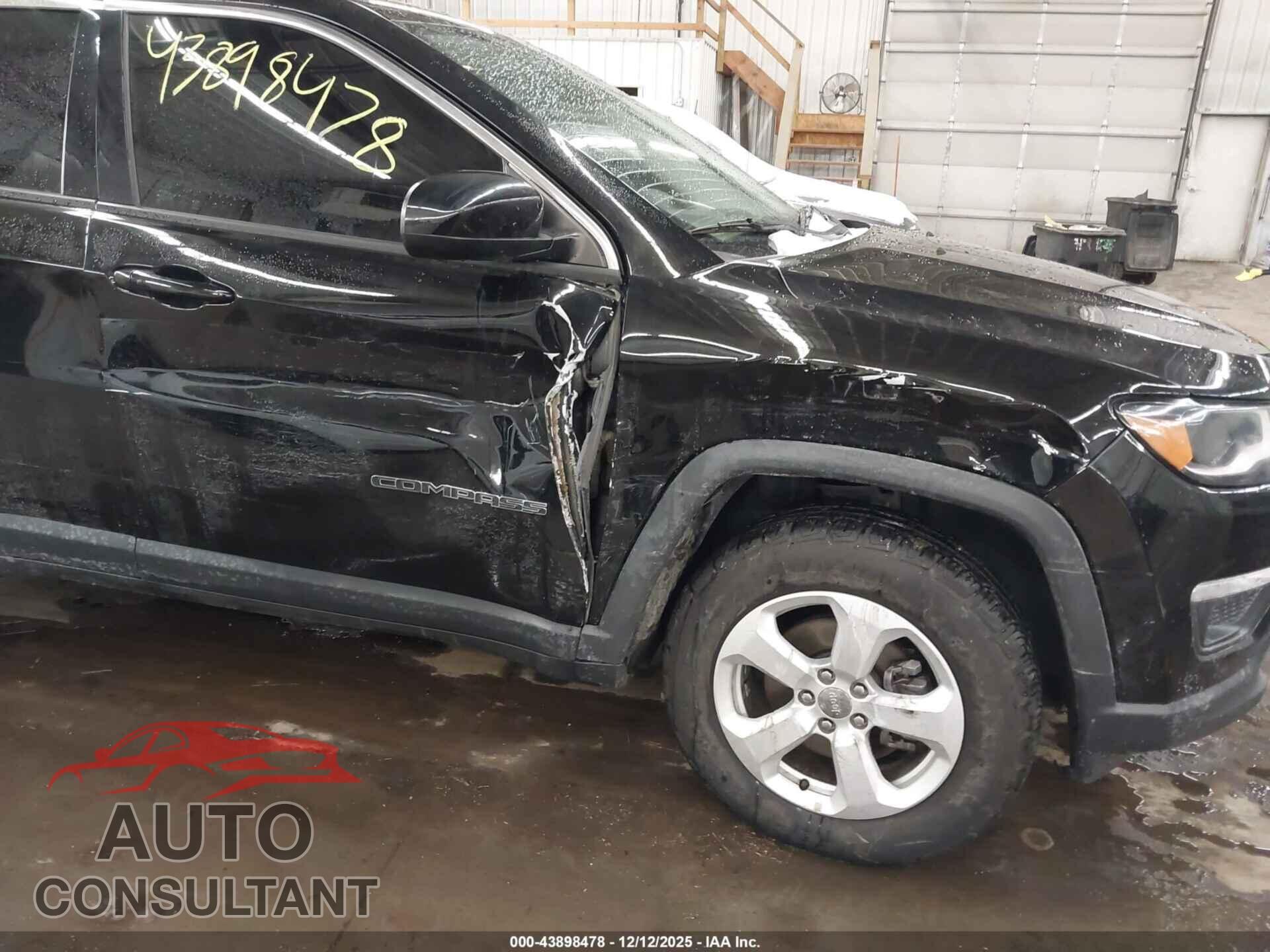JEEP COMPASS 2018 - 3C4NJDBB3JT392842