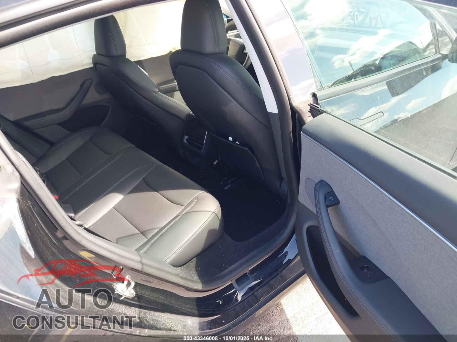 TESLA MODEL 3 2024 - 5YJ3E1EA5RF751762