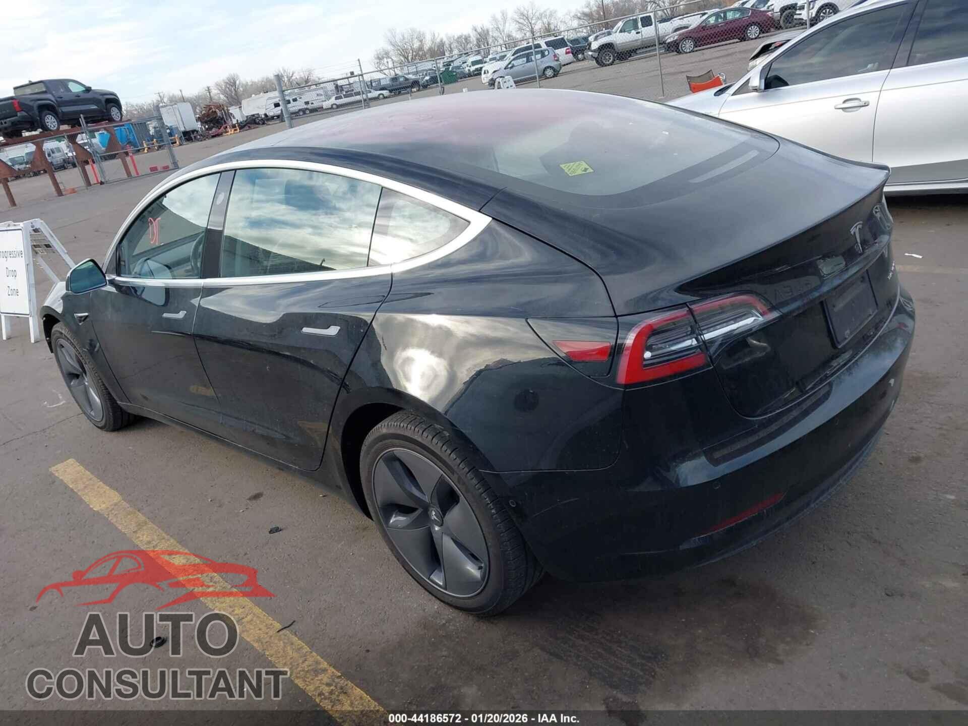 TESLA MODEL 3 2018 - 5YJ3E1EB7JF183723