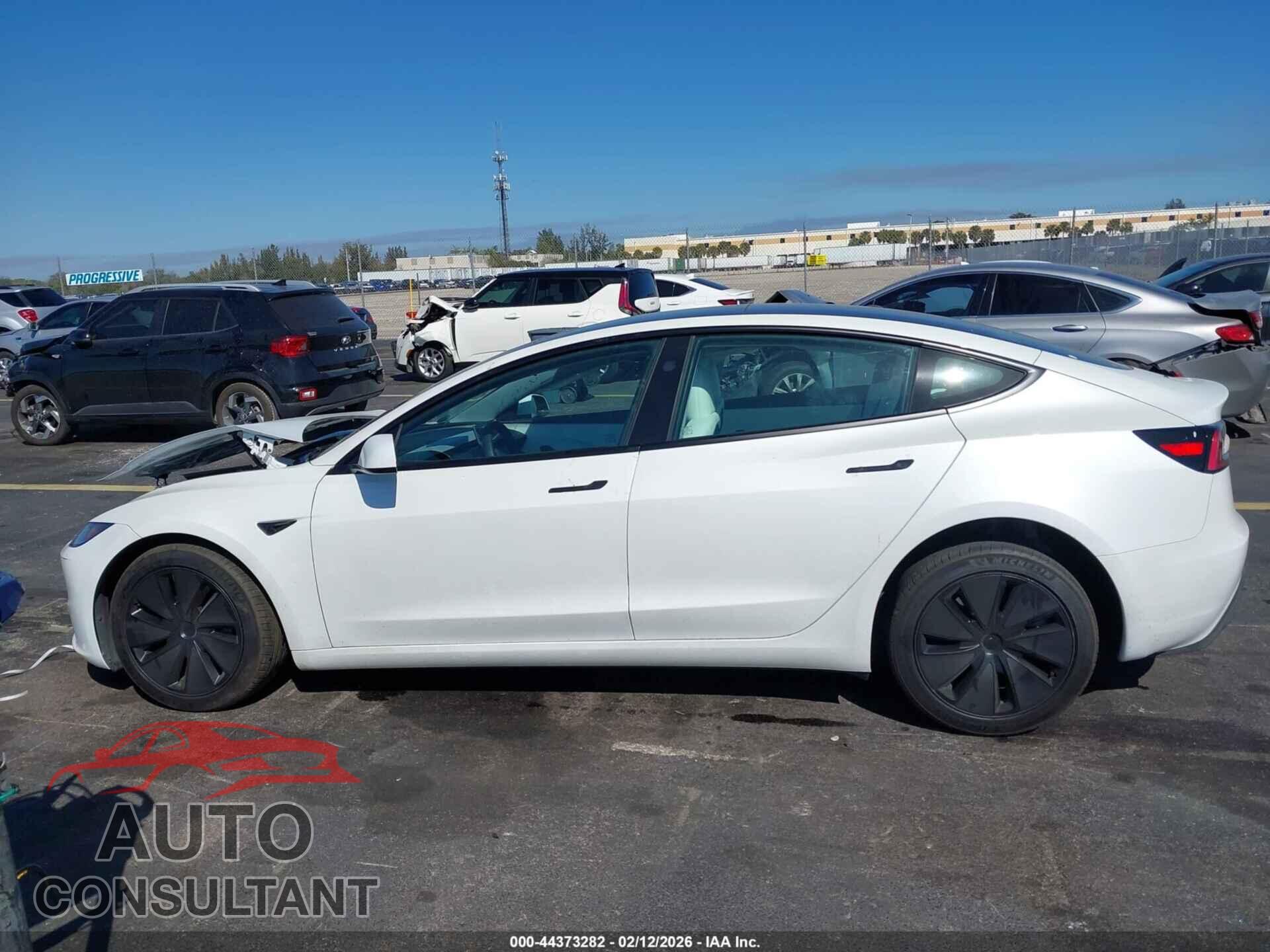 TESLA MODEL 3 2024 - 5YJ3E1EA4RF857765
