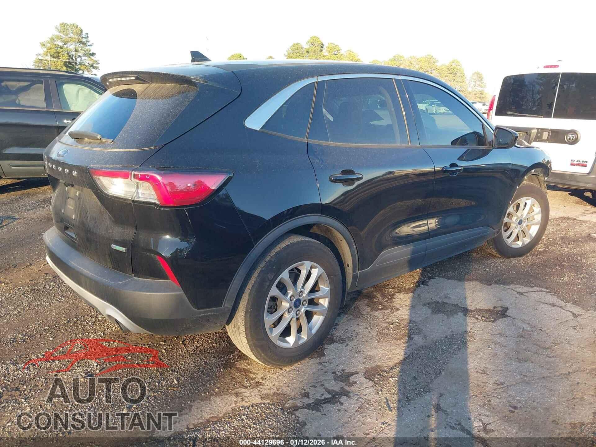 FORD ESCAPE 2020 - 1FMCU0G64LUA54826