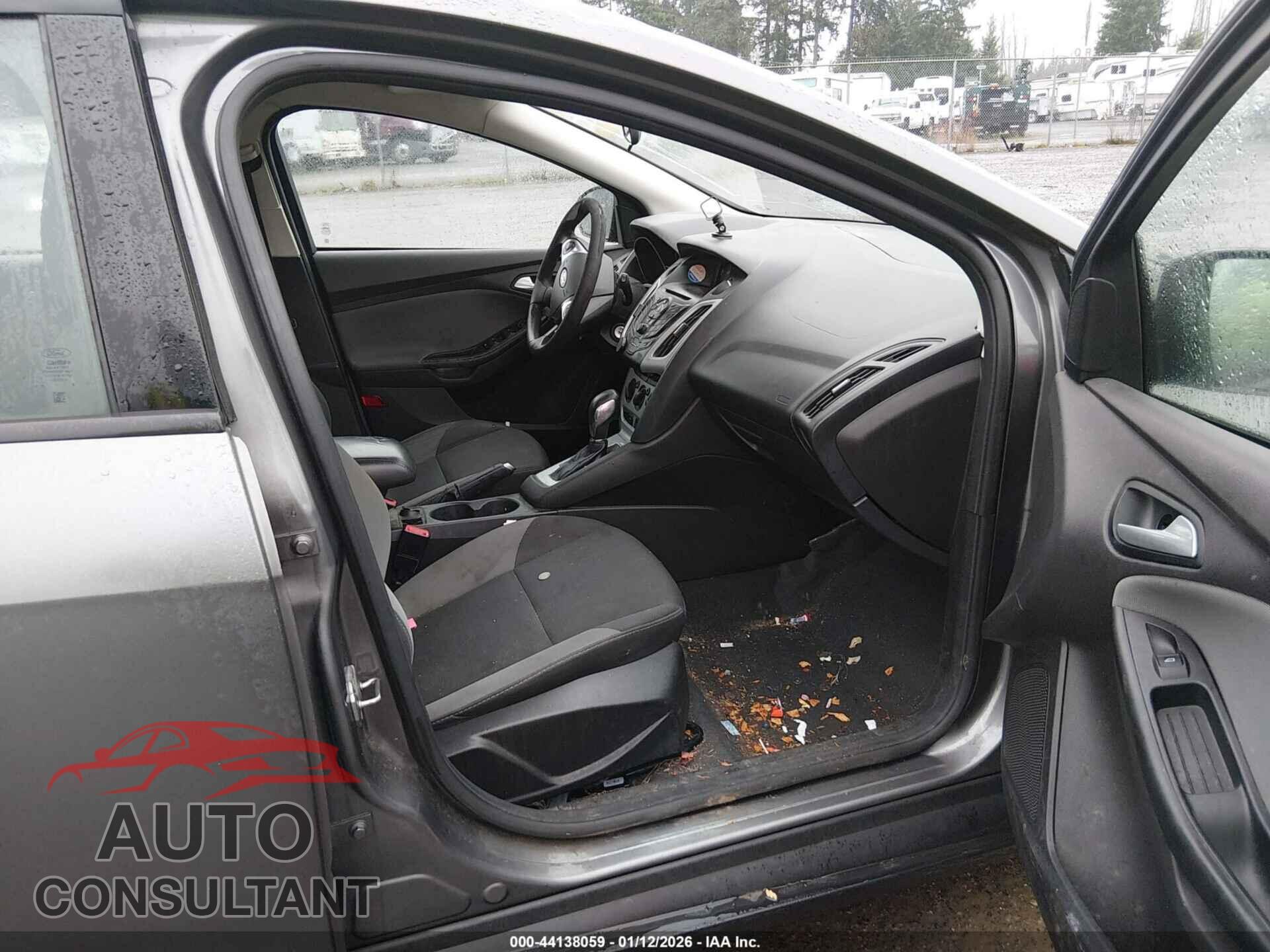 FORD FOCUS 2013 - 1FADP3K2XDL237828