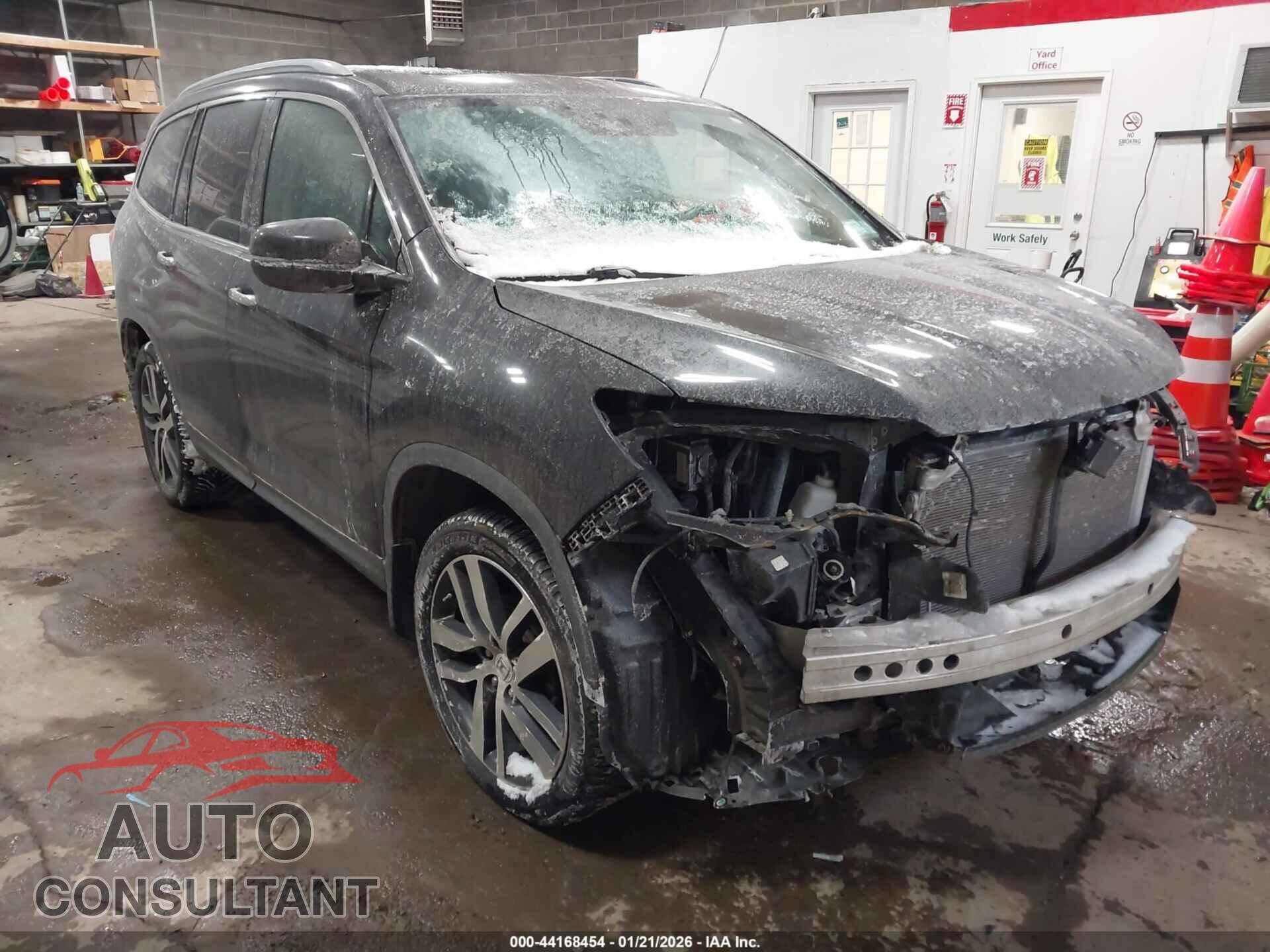 HONDA PILOT 2017 - 5FNYF6H06HB087246