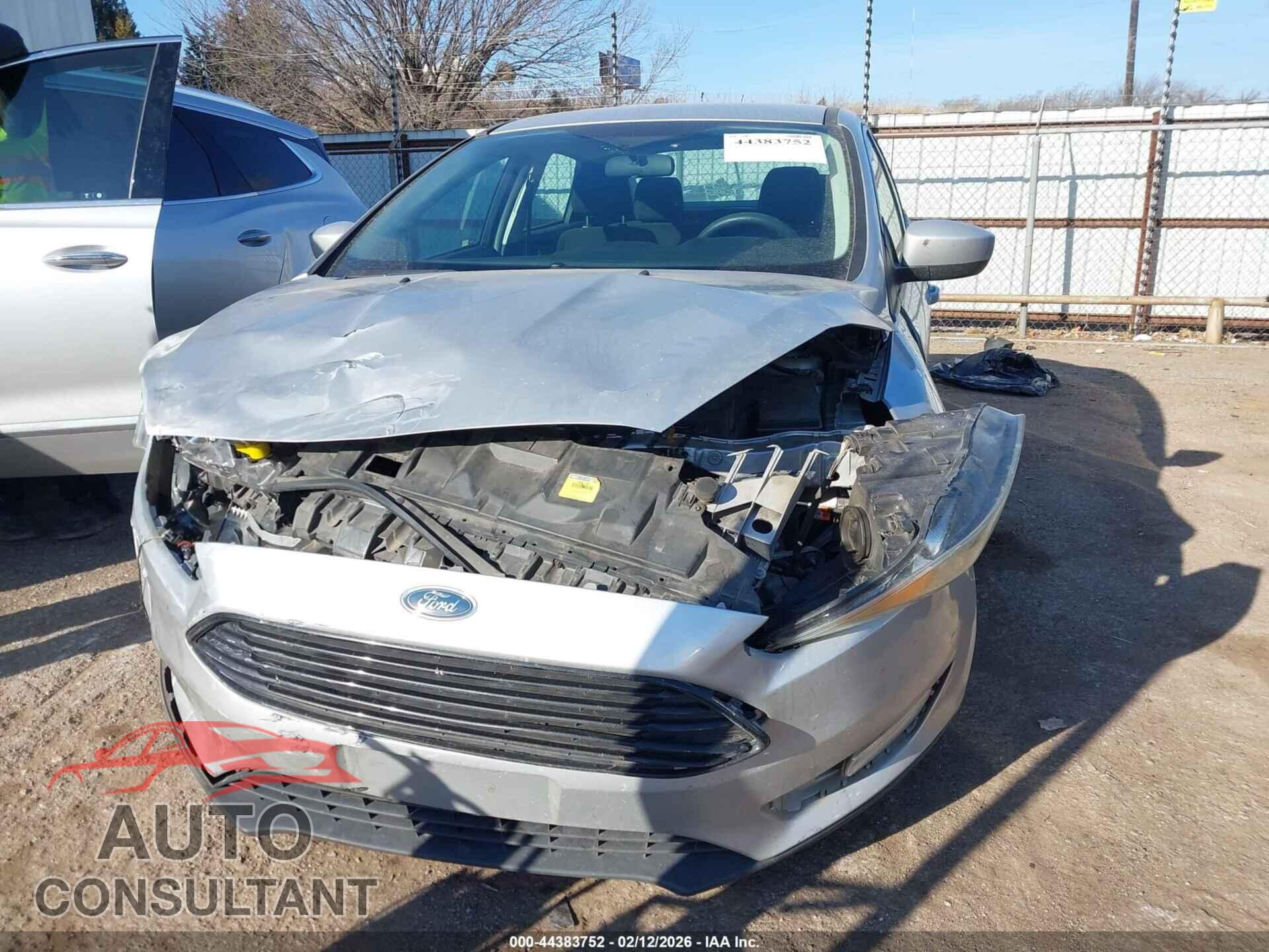 FORD FOCUS 2018 - 1FADP3F27JL201570