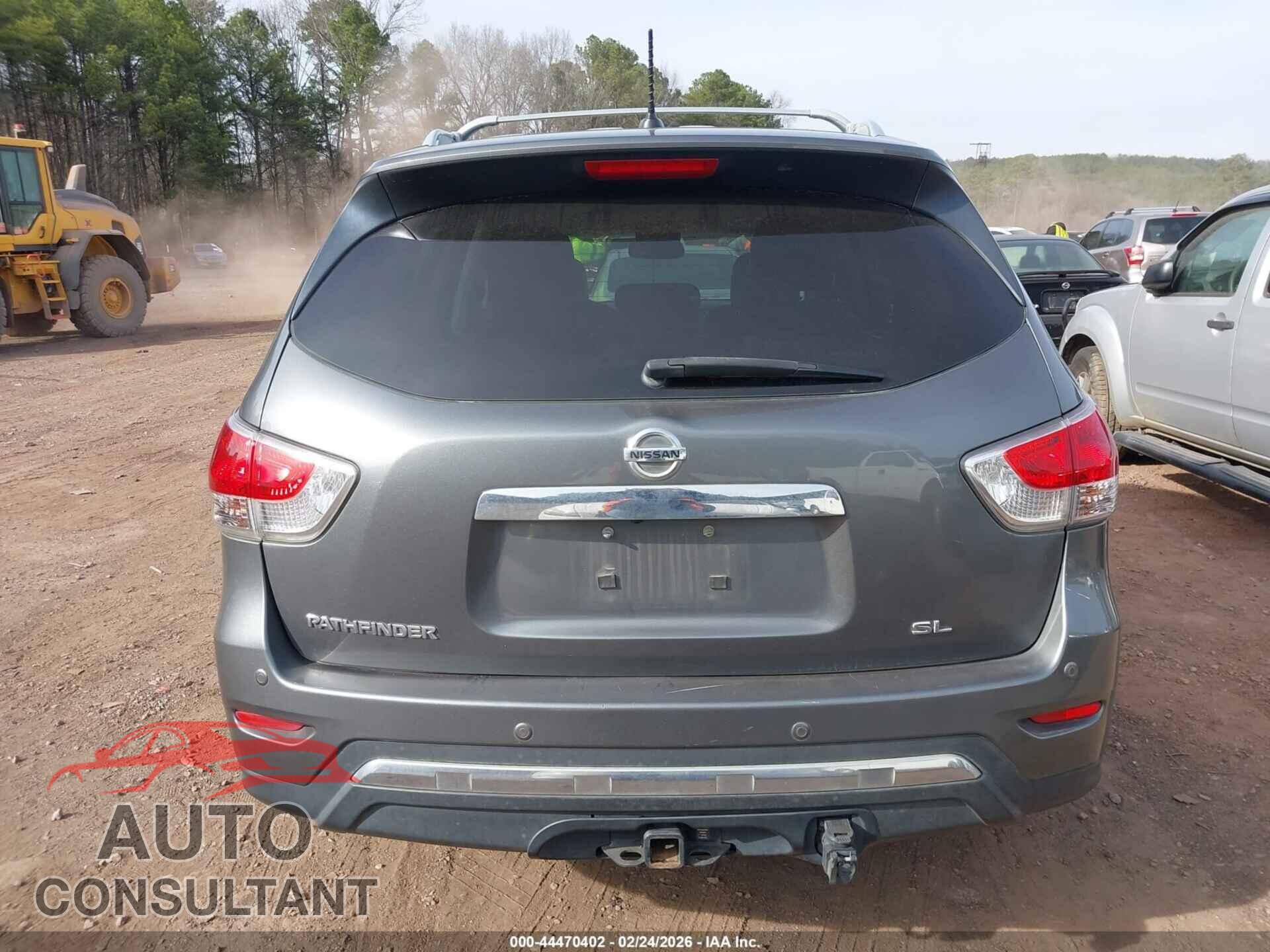 NISSAN PATHFINDER 2015 - 5N1AR2MN1FC601352