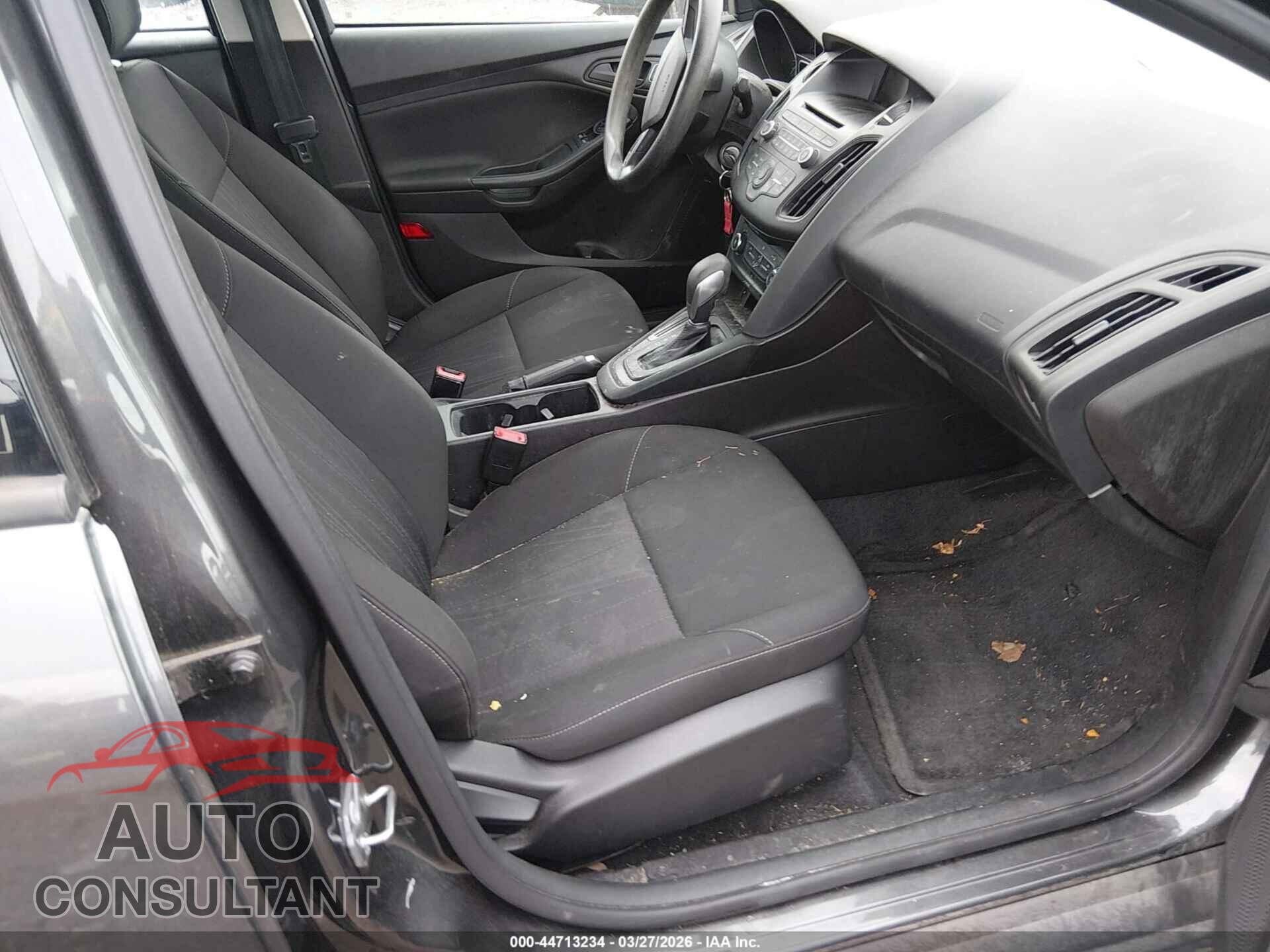FORD FOCUS 2017 - 1FADP3E25HL218315