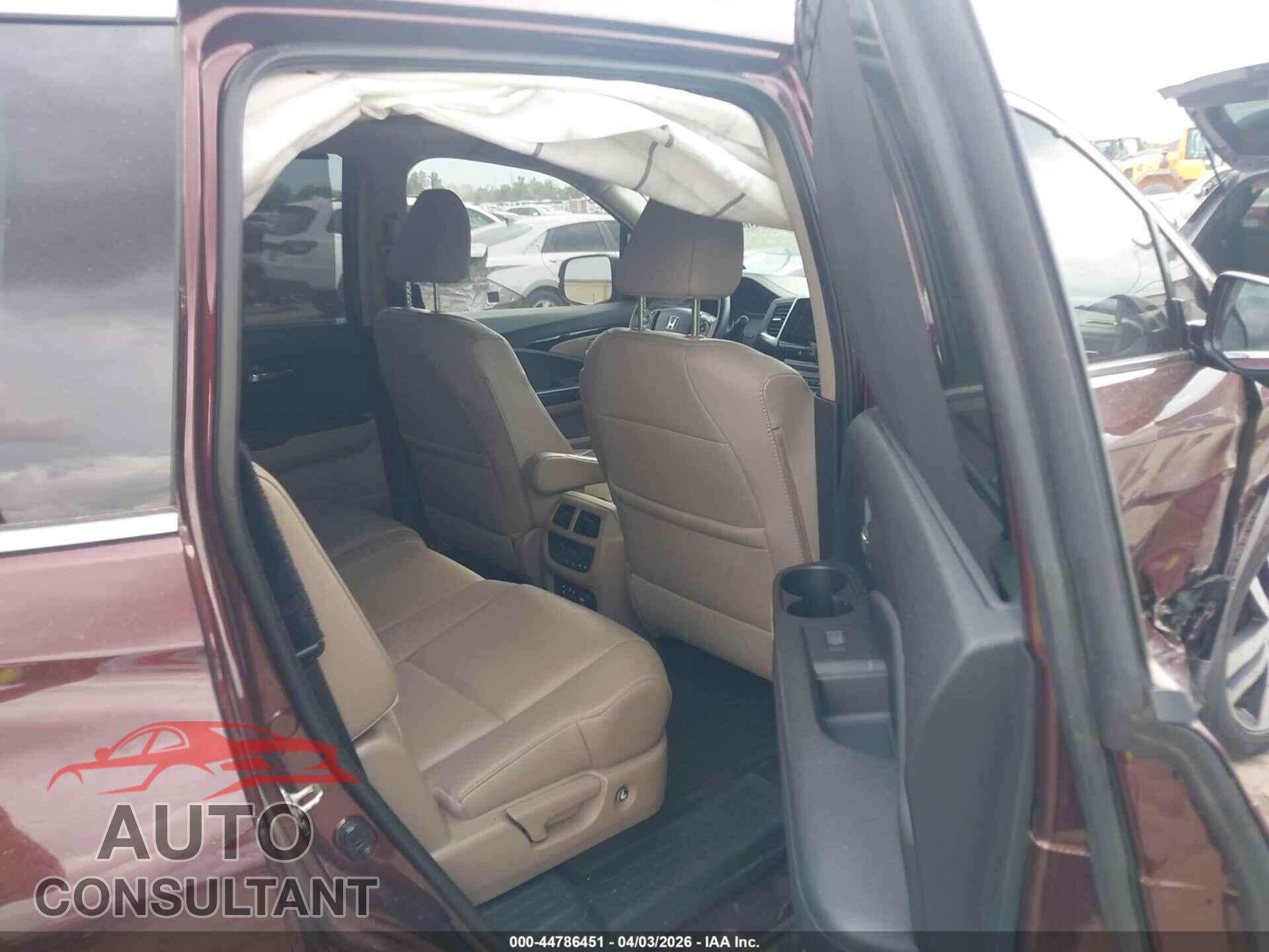 HONDA PILOT 2017 - 5FNYF5H97HB010510