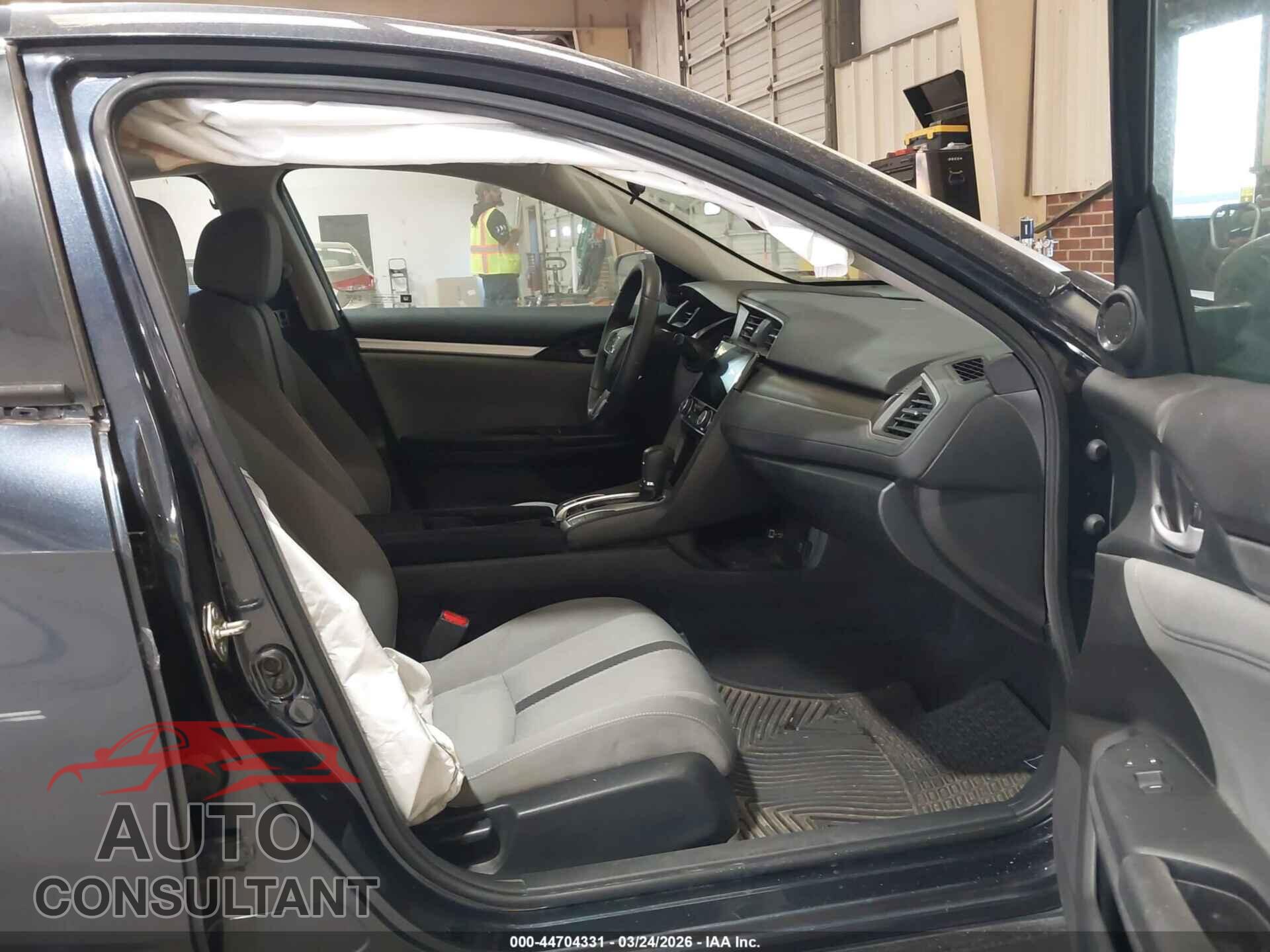 HONDA CIVIC 2017 - 19XFC2F81HE015555