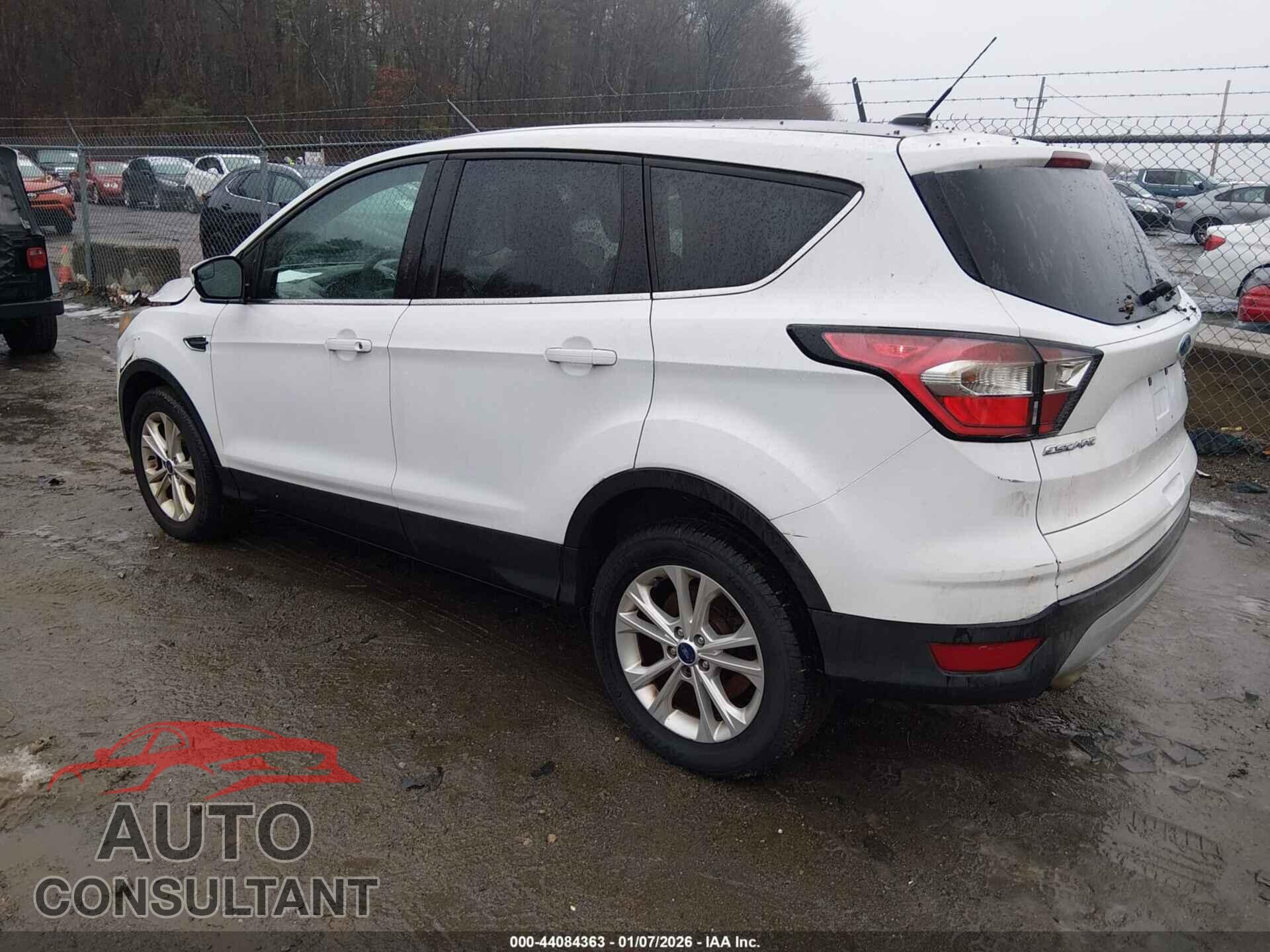 FORD ESCAPE 2017 - 1FMCU9GD4HUC44586
