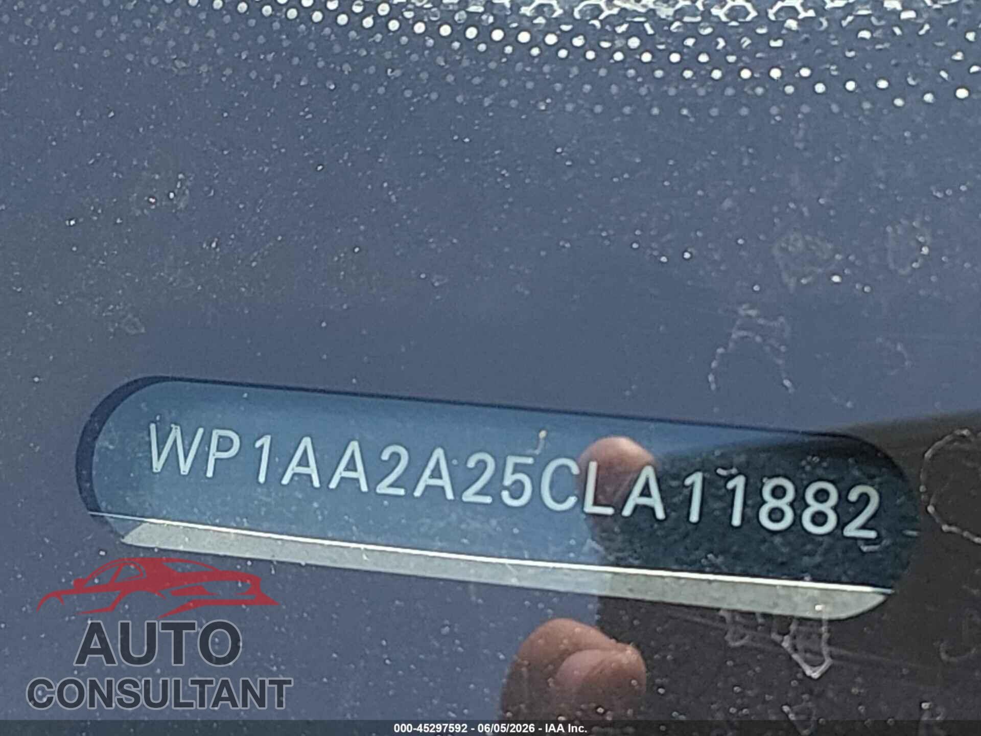 PORSCHE CAYENNE 2012 - WP1AA2A25CLA11882