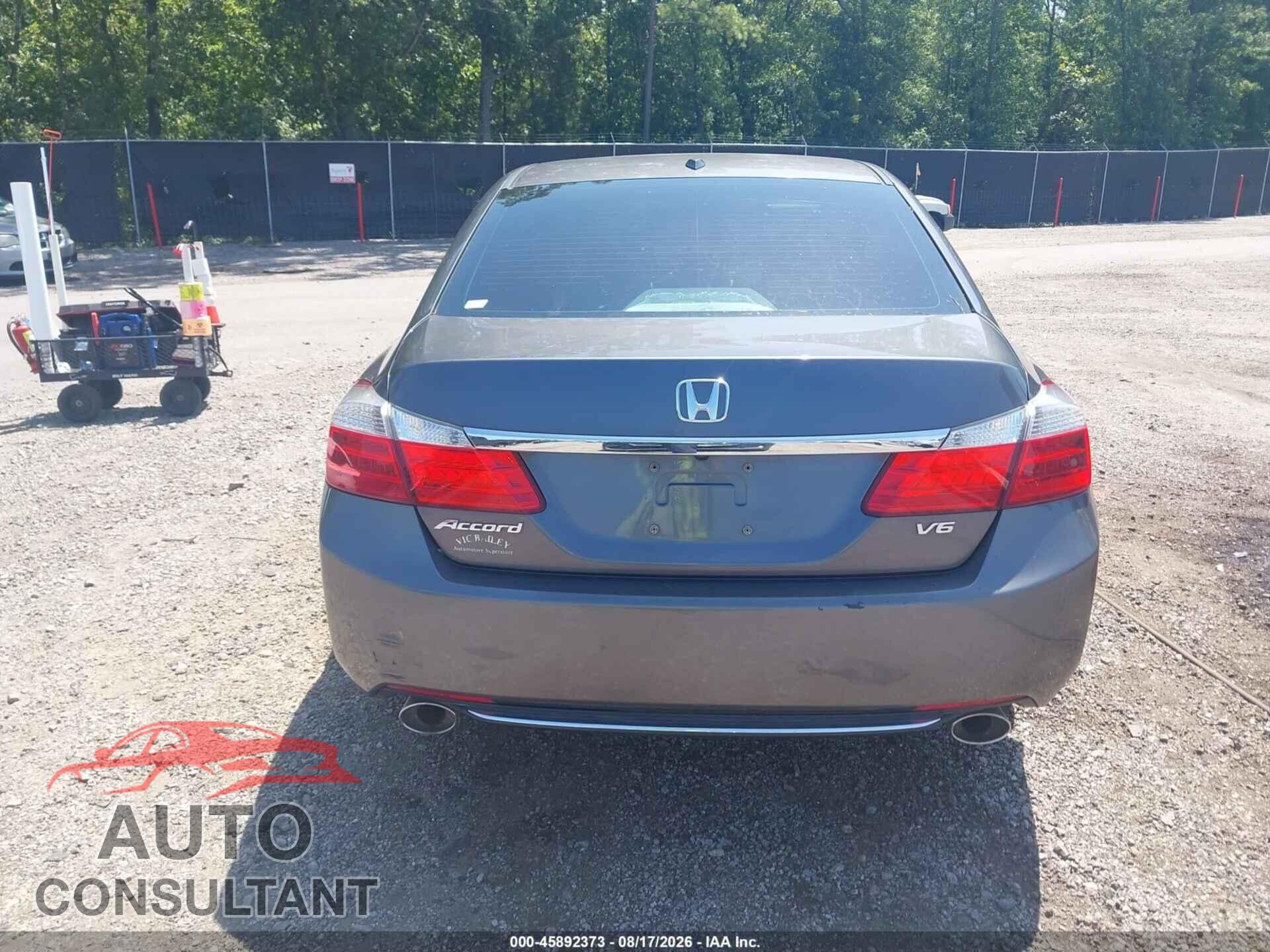 HONDA ACCORD 2013 - 1HGCR3F86DA006016