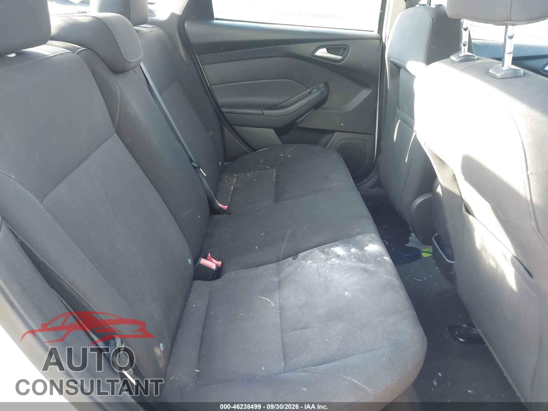 FORD FOCUS 2015 - 1FADP3F28FL277743