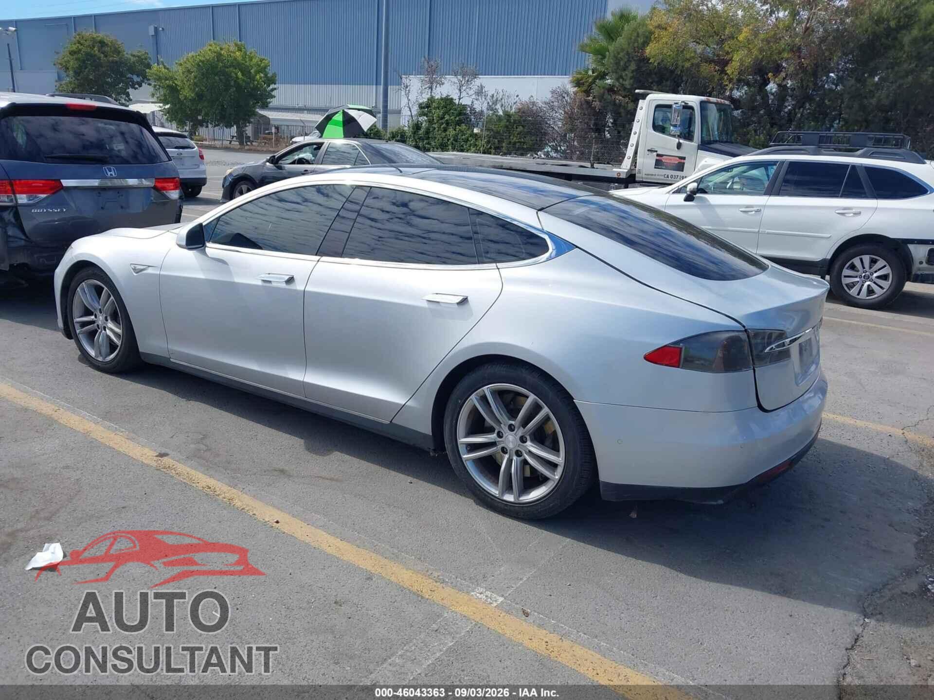 TESLA MODEL S 2016 - 5YJSA1E2XGF126352