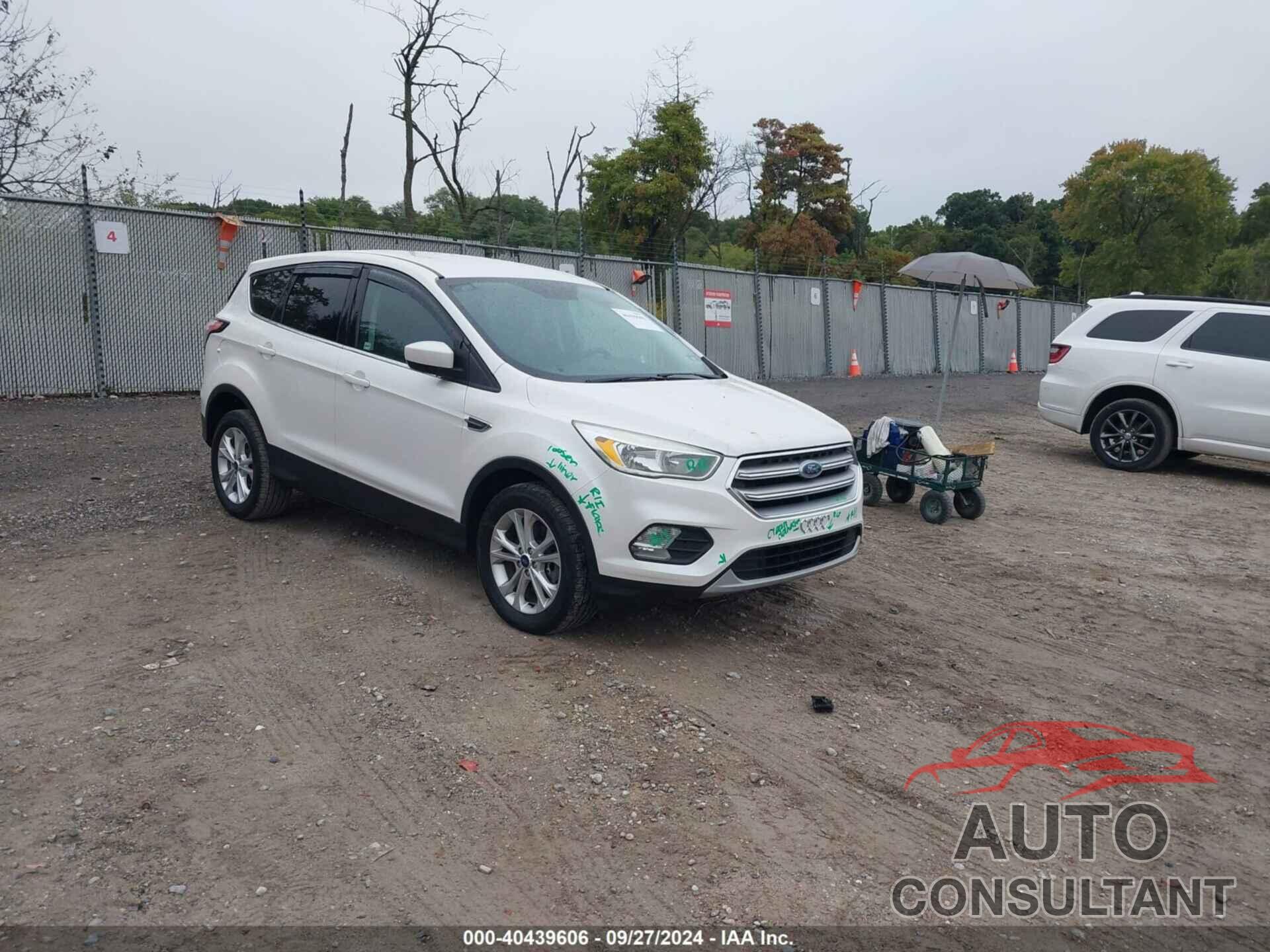 FORD ESCAPE 2017 - 1FMCU9GD7HUD03694