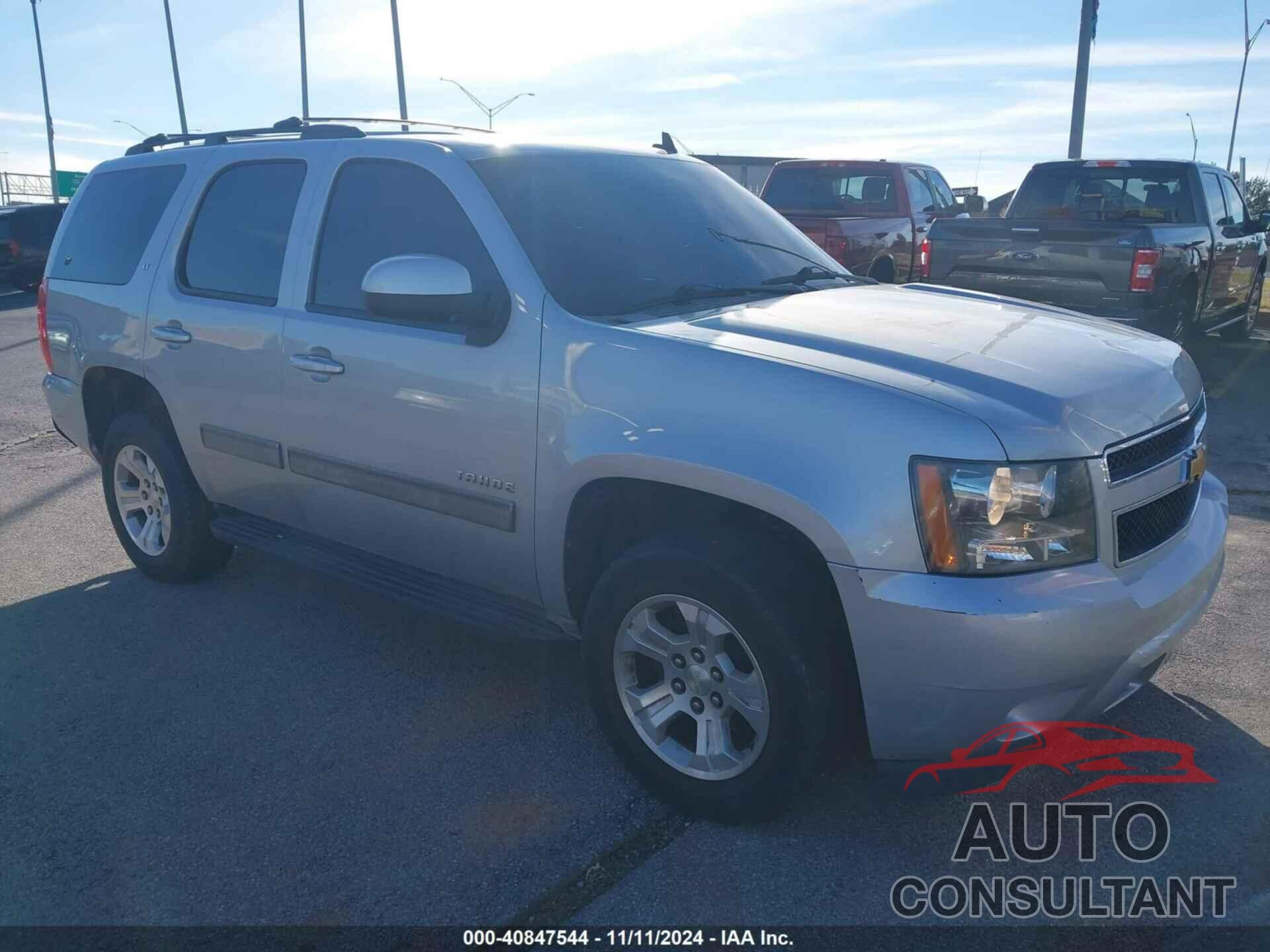 CHEVROLET TAHOE 2013 - 1GNSKBE06DR248608