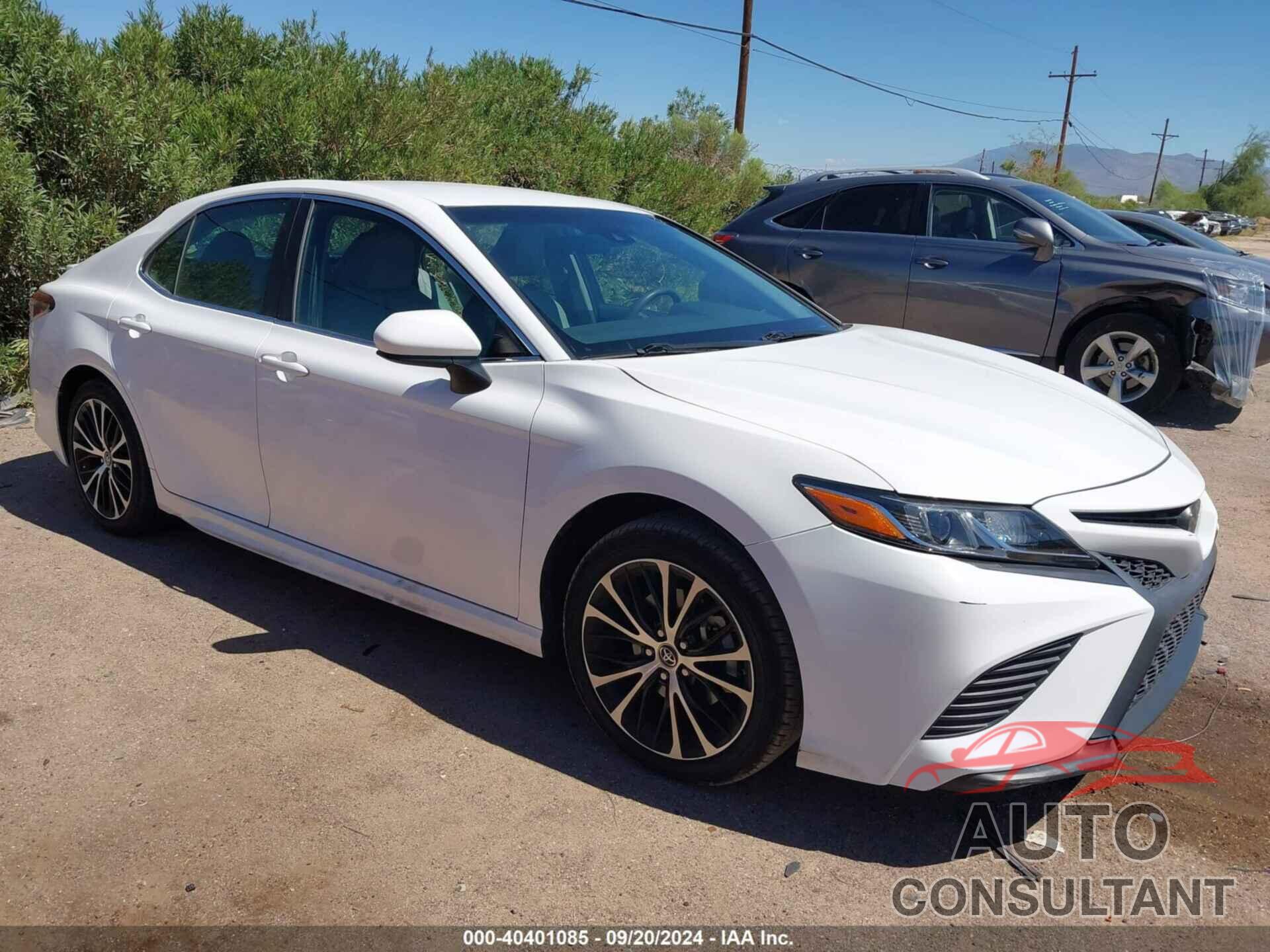 TOYOTA CAMRY 2018 - 4T1B11HK2JU537458