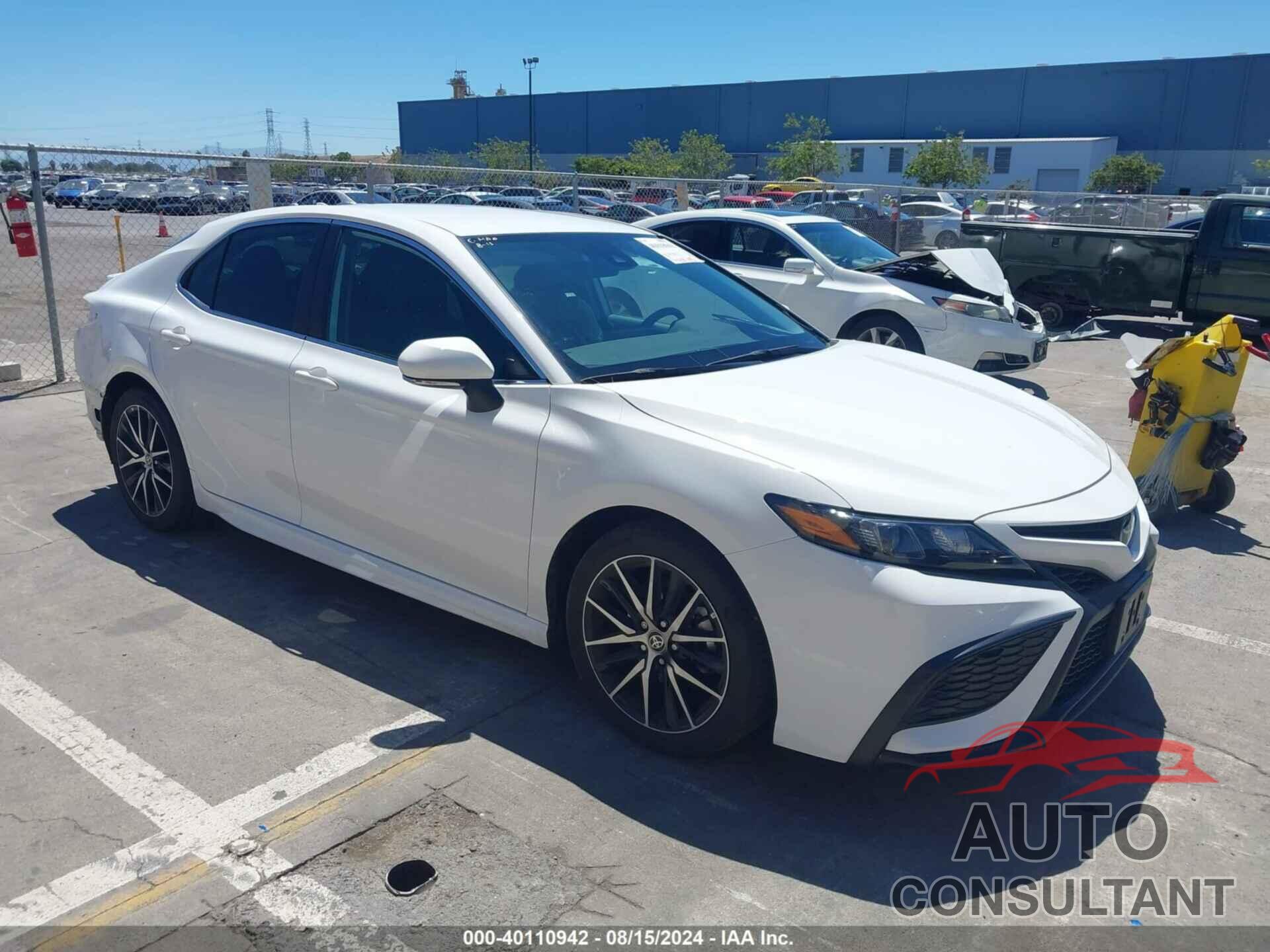 TOYOTA CAMRY 2023 - 4T1G11AK6PU787438