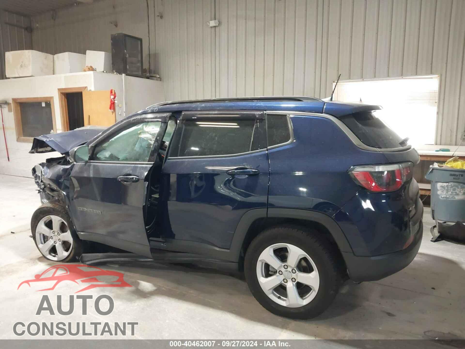 JEEP COMPASS 2018 - 3C4NJDBB4JT331404