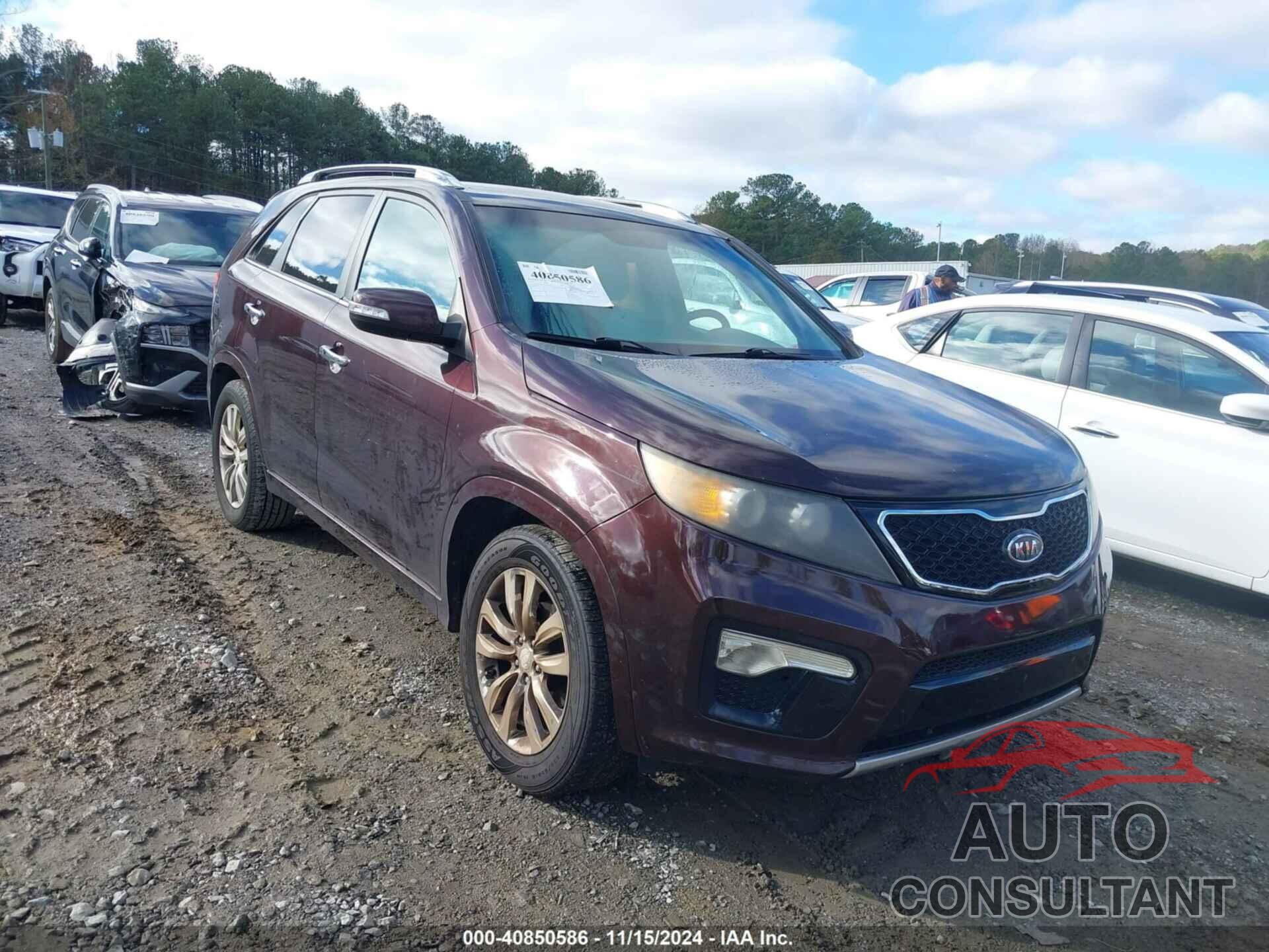 KIA SORENTO 2011 - 5XYKW4A21BG115220