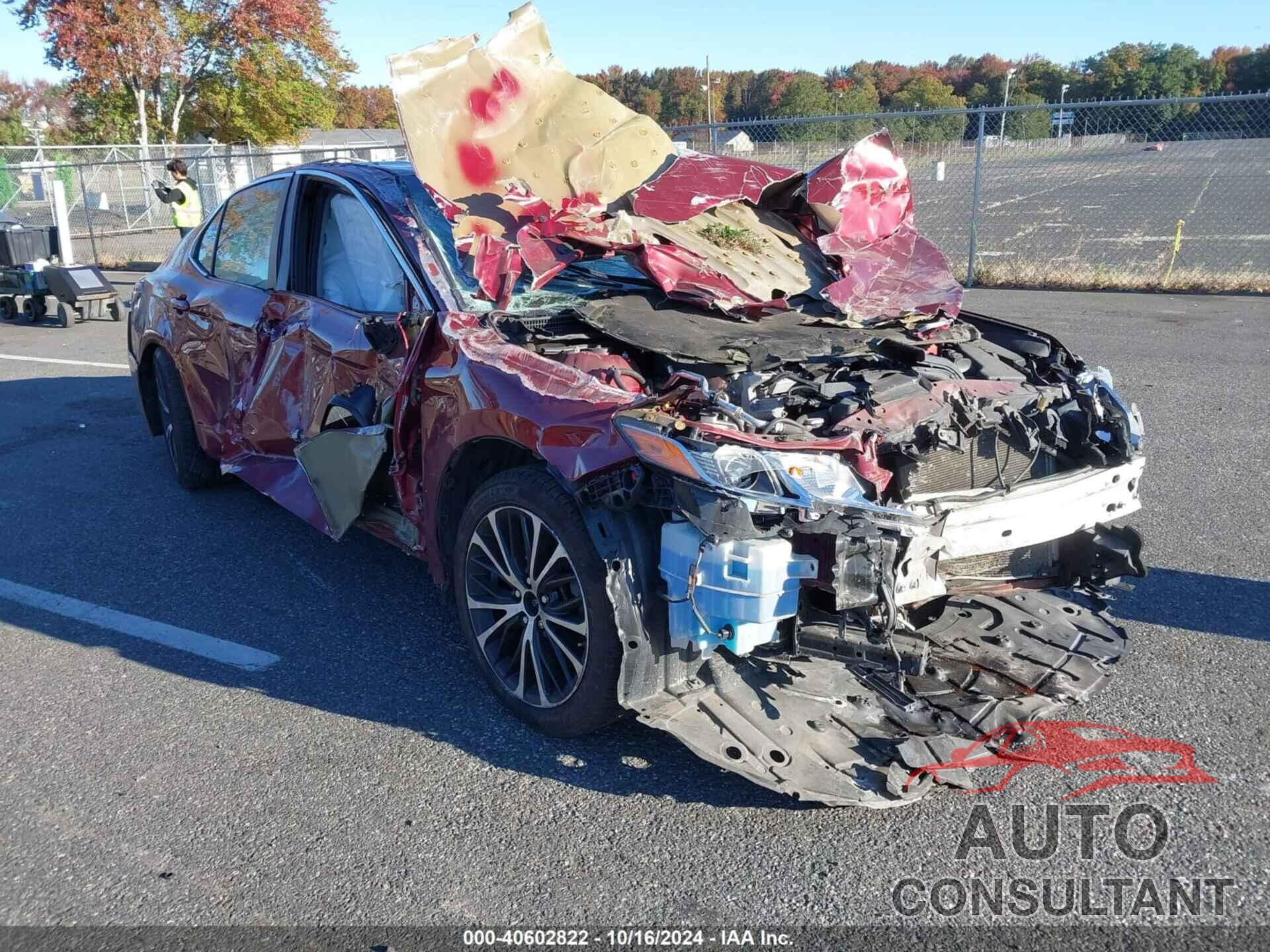 TOYOTA CAMRY 2018 - 4T1B11HK6JU528813