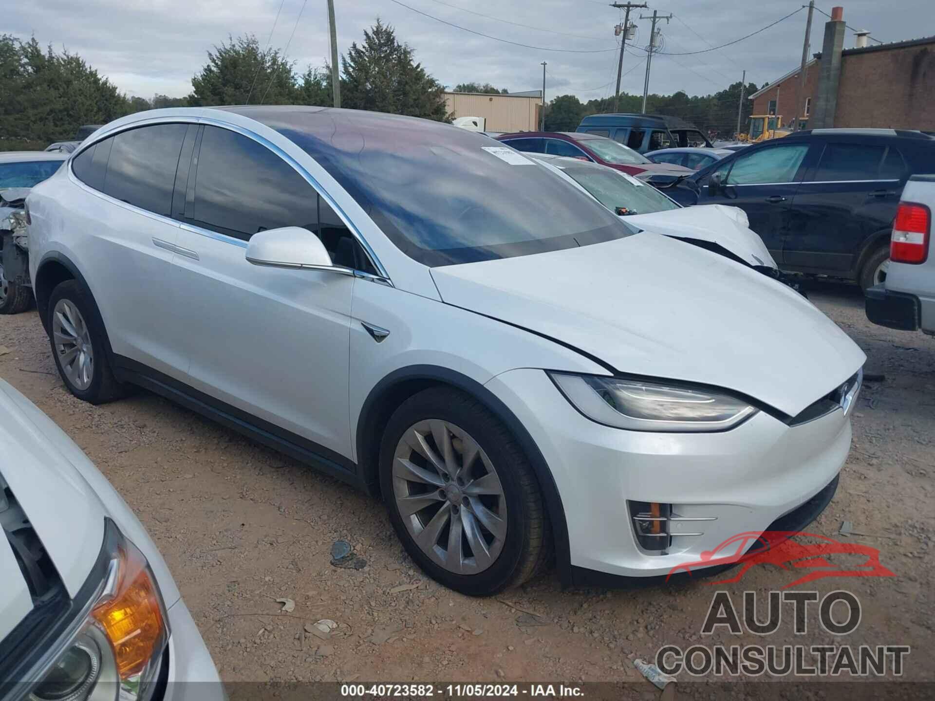 TESLA MODEL X 2018 - 5YJXCAE25JF138559