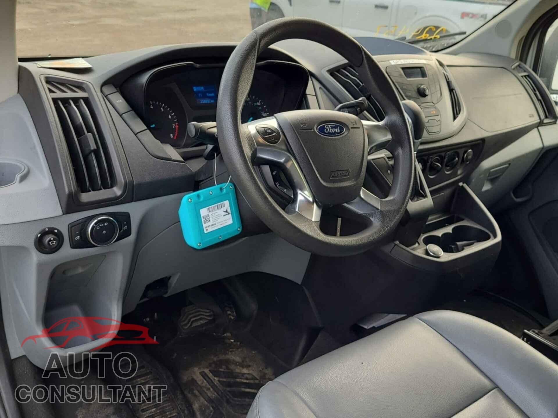 FORD TRANSIT 2017 - 1FTYR2CM7HKA34732