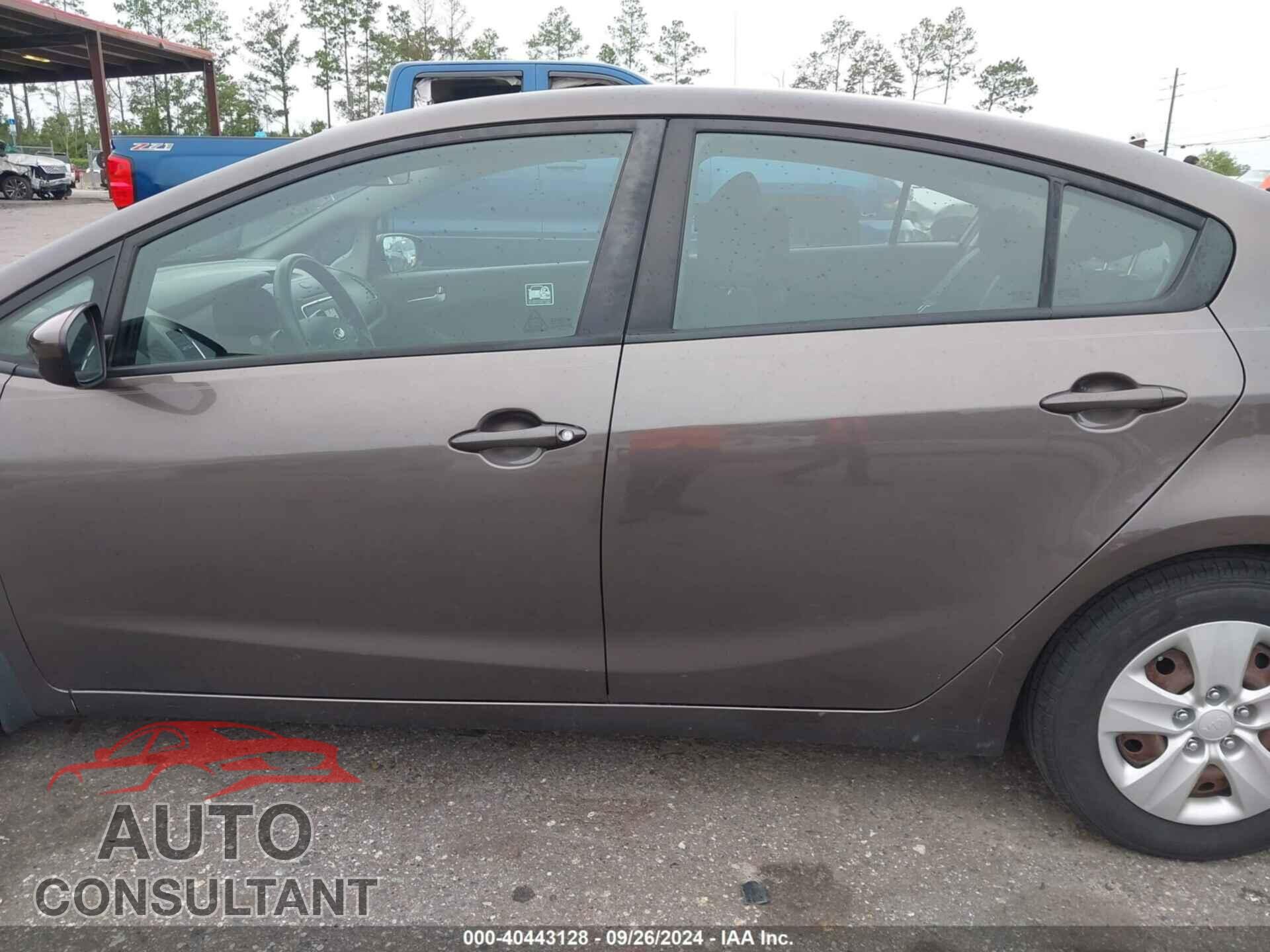 KIA FORTE 2017 - 3KPFK4A74HE149053