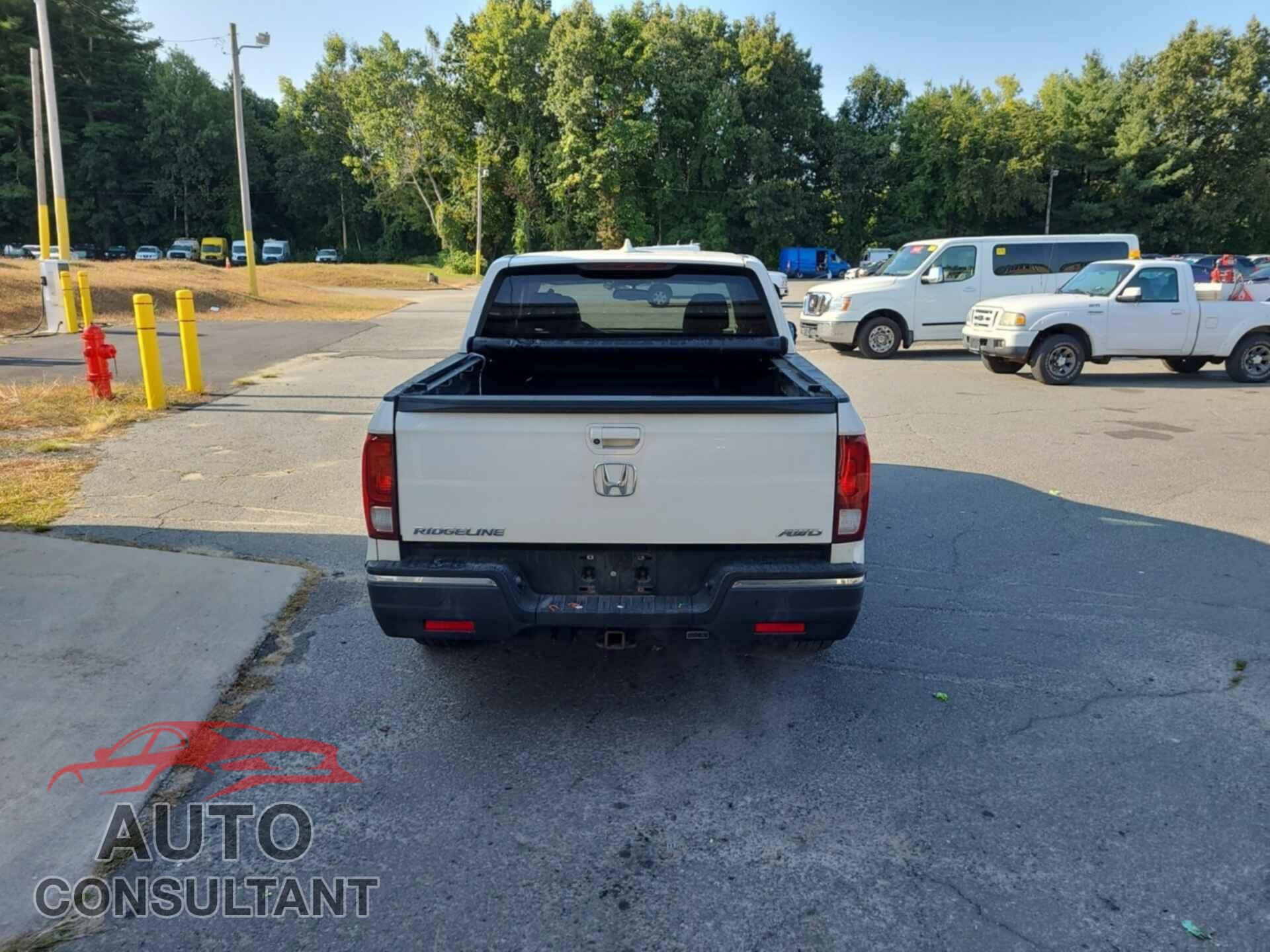 HONDA RIDGELINE 2017 - 5FPYK3F68HB008040