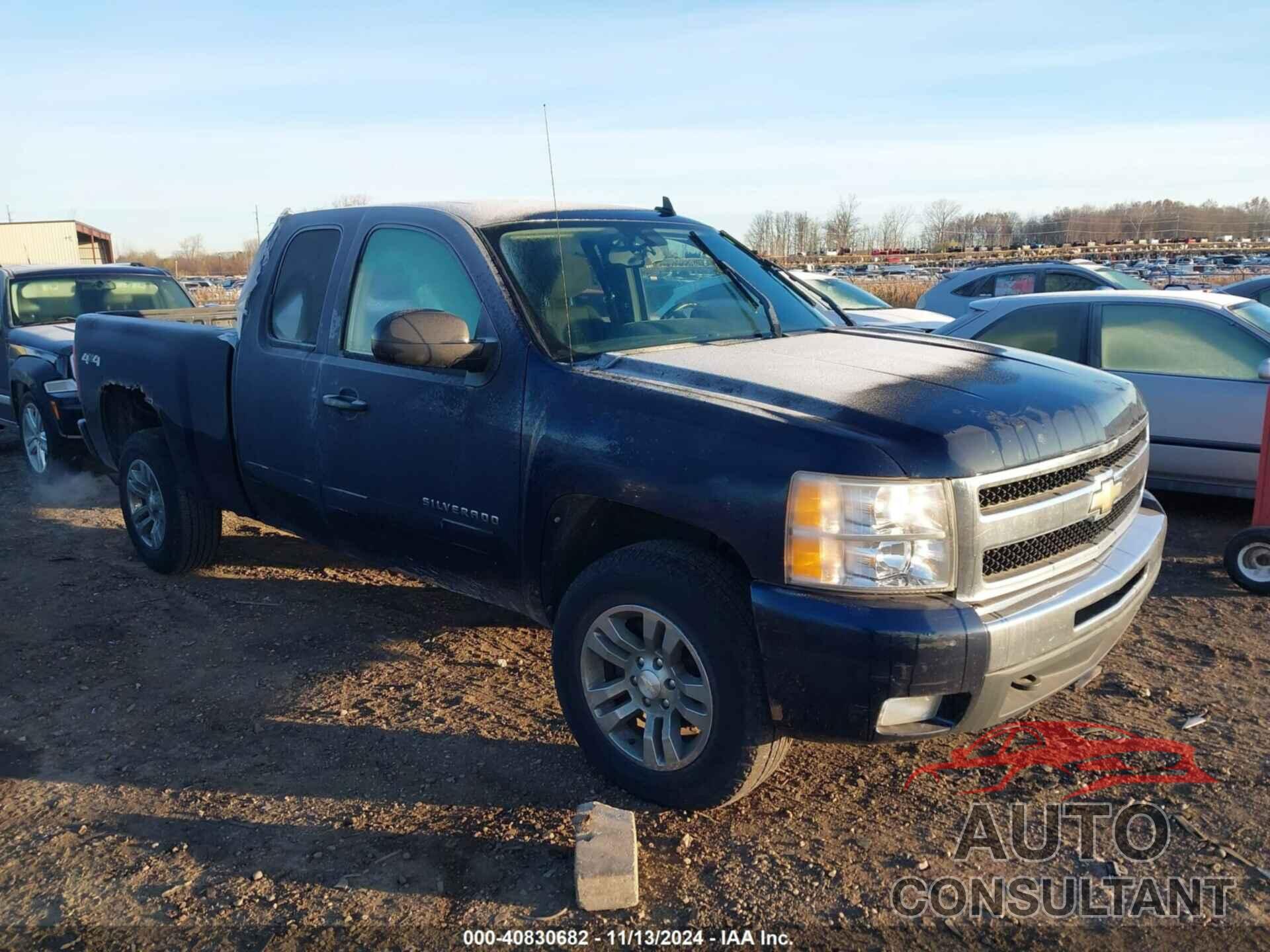 CHEVROLET SILVERADO 1500 2011 - 1GCRKSE32BZ238527