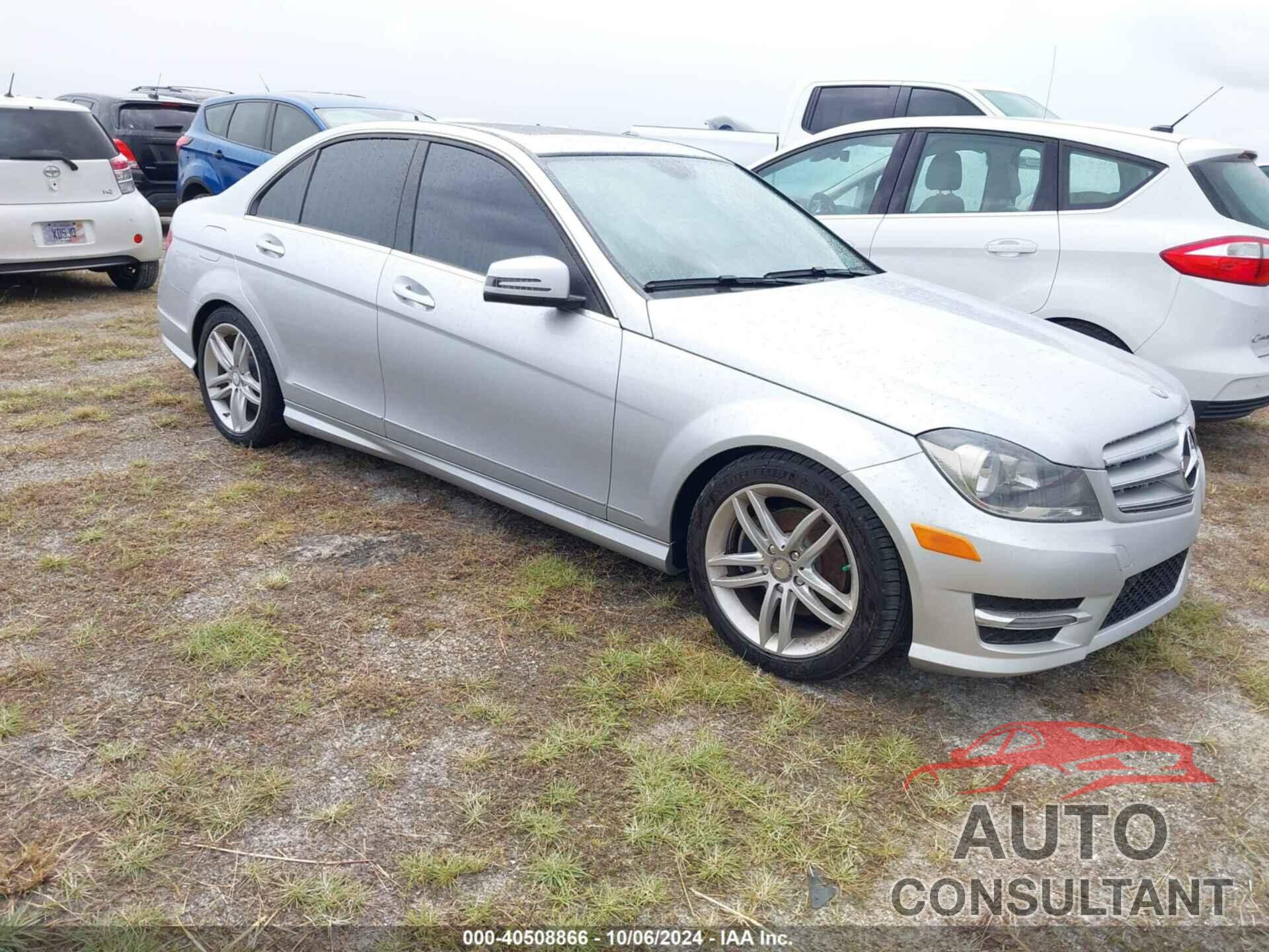 MERCEDES-BENZ C 250 2013 - WDDGF4HB0DR293061