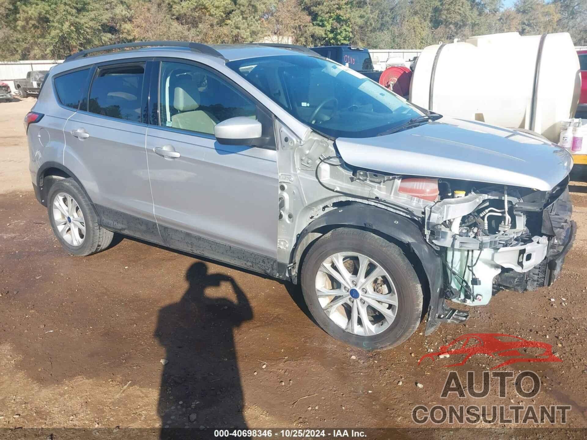 FORD ESCAPE 2018 - 1FMCU0G99JUB62477