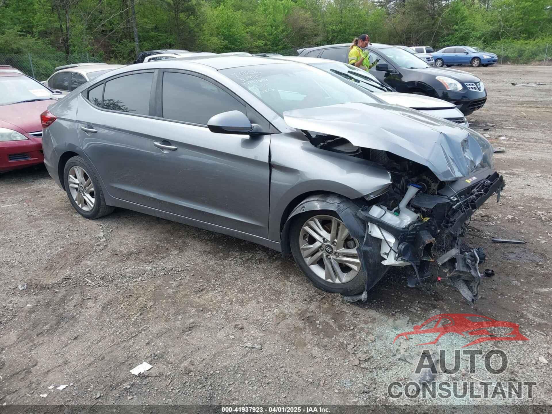 HYUNDAI ELANTRA 2019 - 5NPD84LF1KH471808