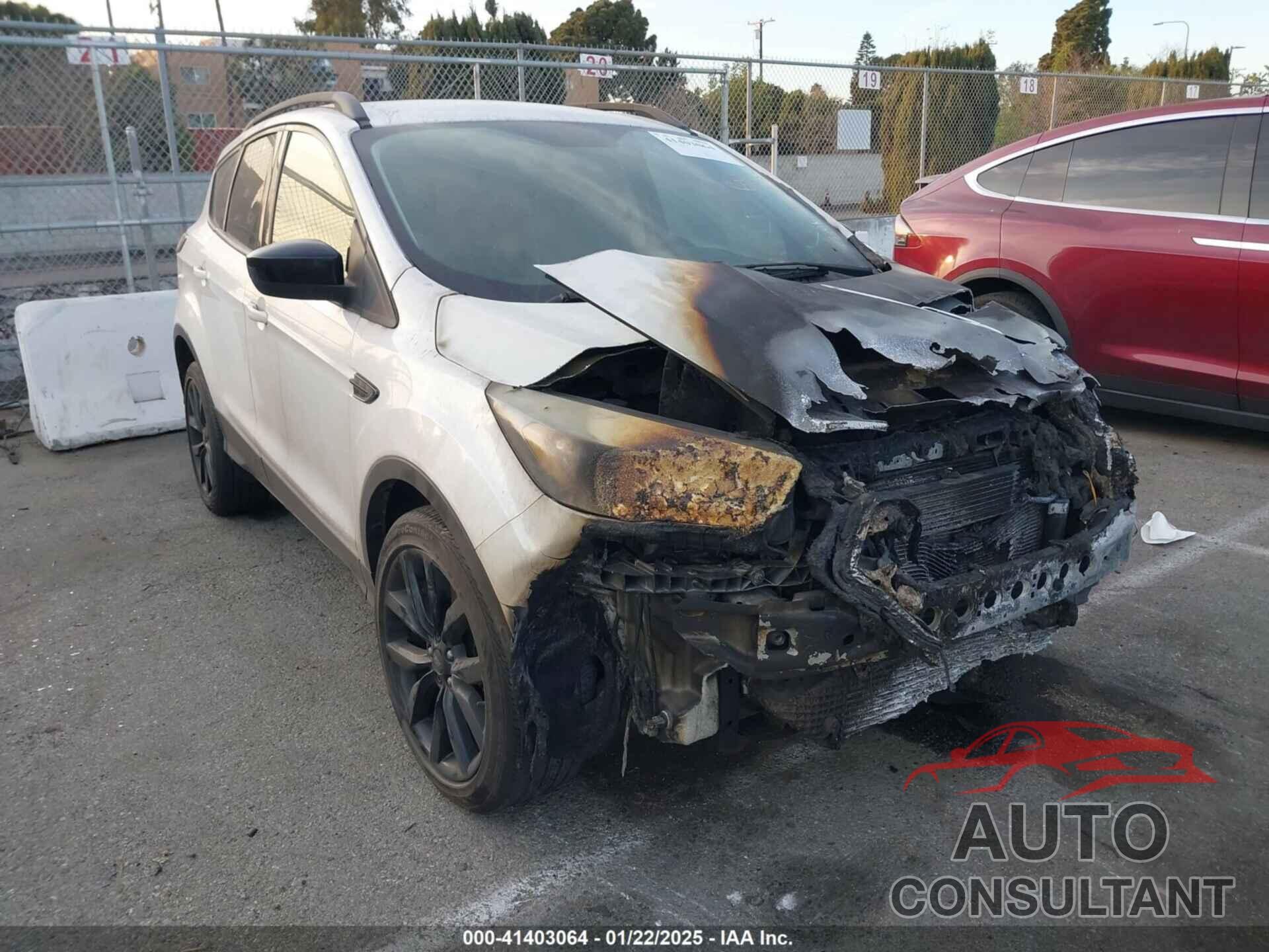 FORD ESCAPE 2017 - 1FMCU0G93HUB44311