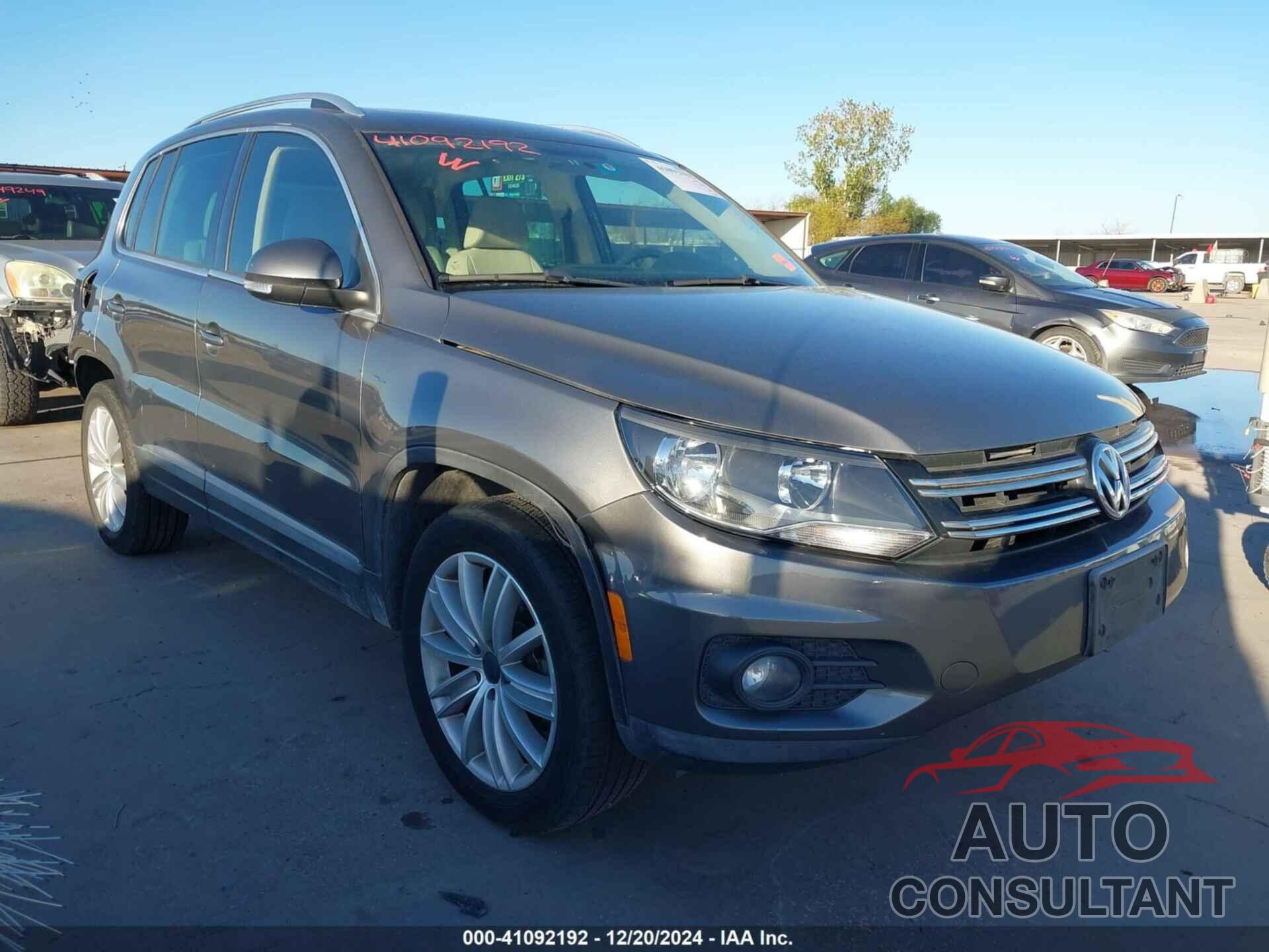 VOLKSWAGEN TIGUAN 2012 - WVGAV7AX8CW004532