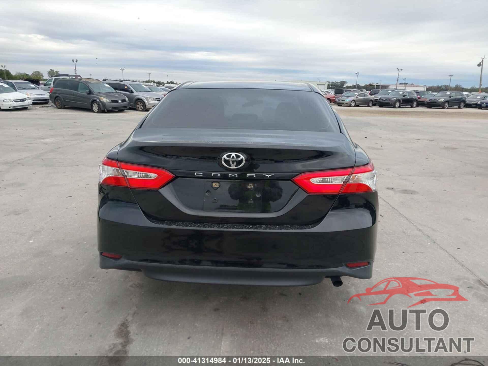 TOYOTA CAMRY 2018 - 4T1B11HK7JU064933