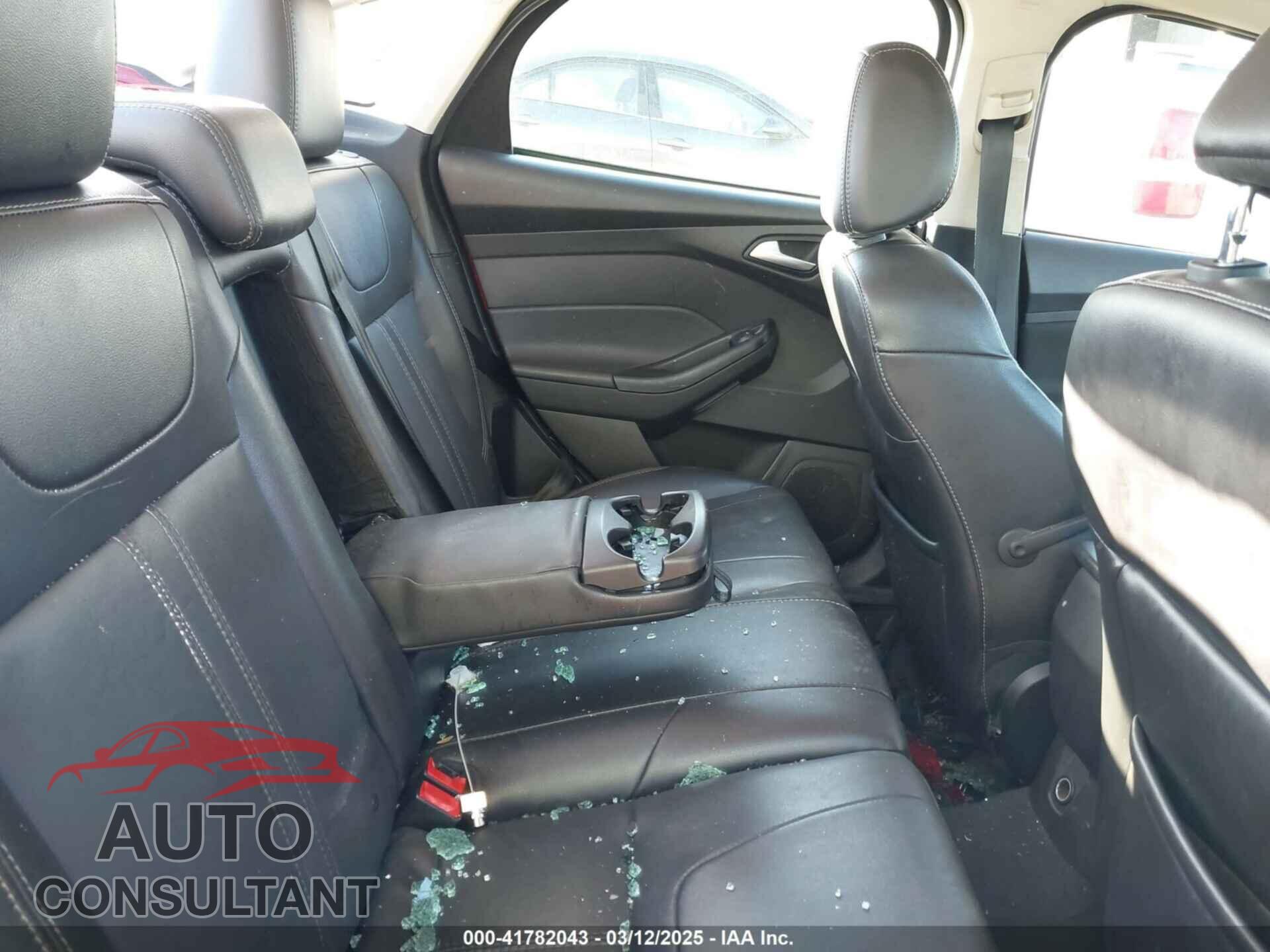 FORD FOCUS 2014 - 1FADP3F25EL231270