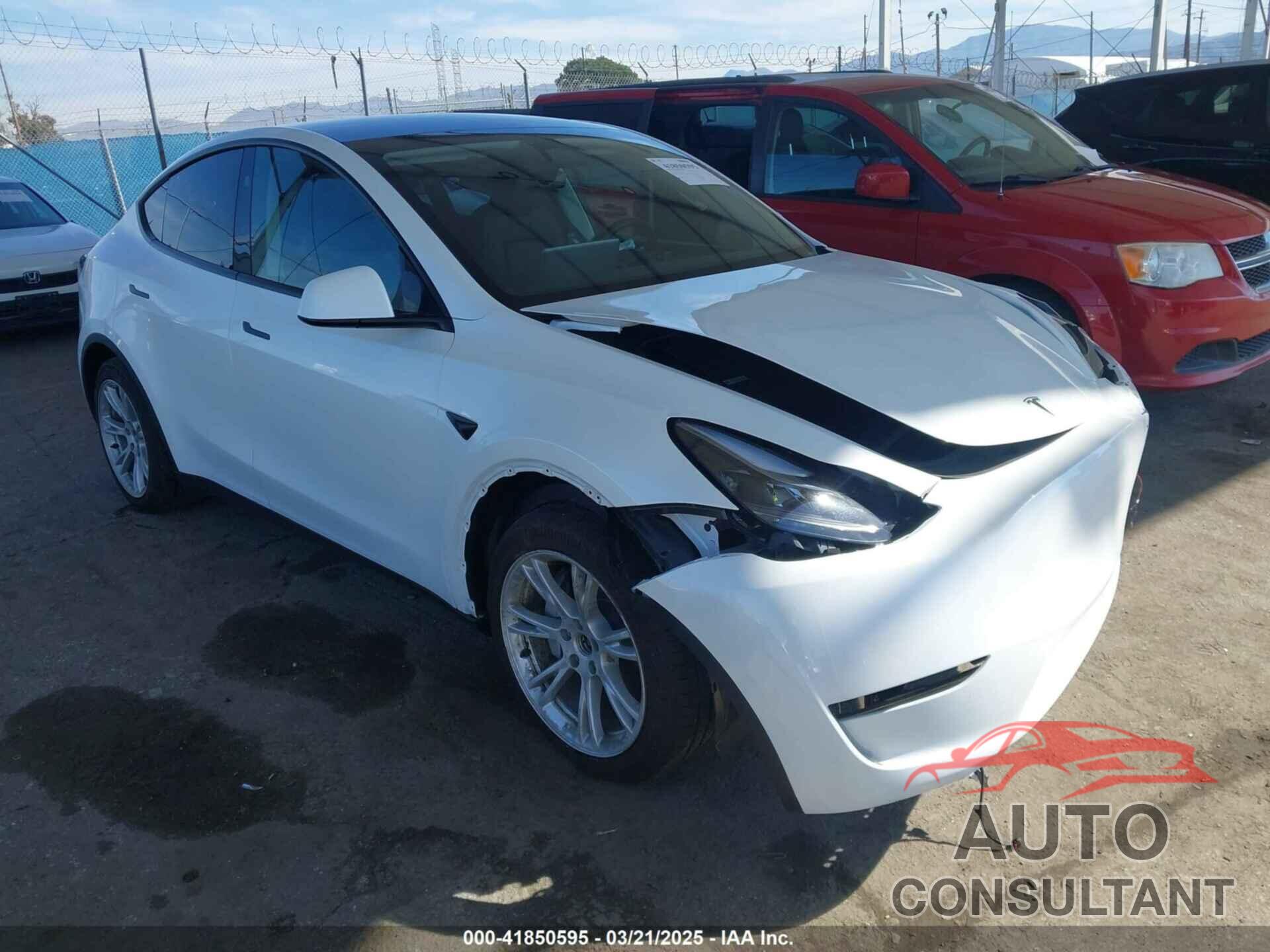 TESLA MODEL Y 2024 - 7SAYGDEE9RA259630